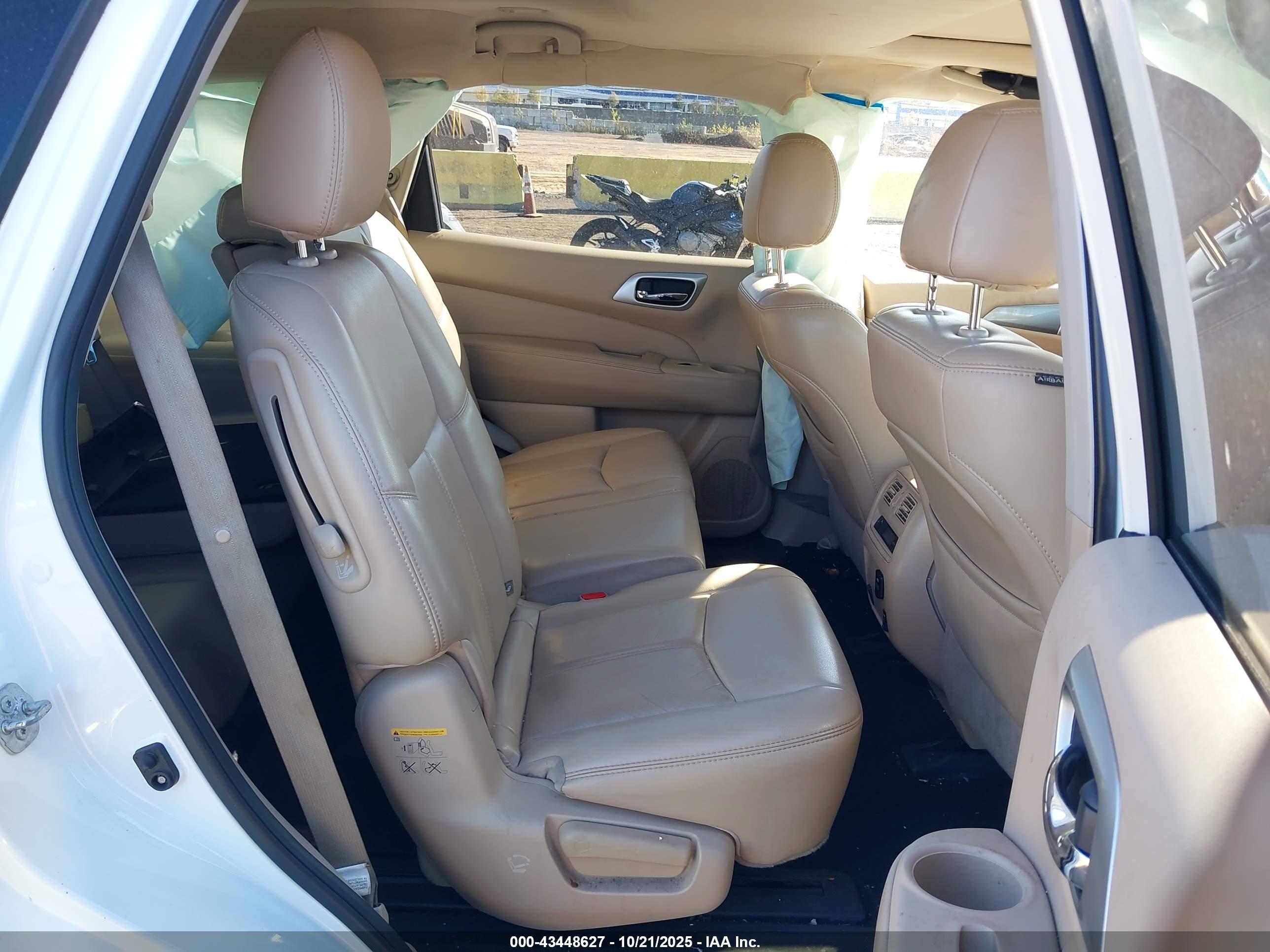 NISSAN PATHFINDER image 8