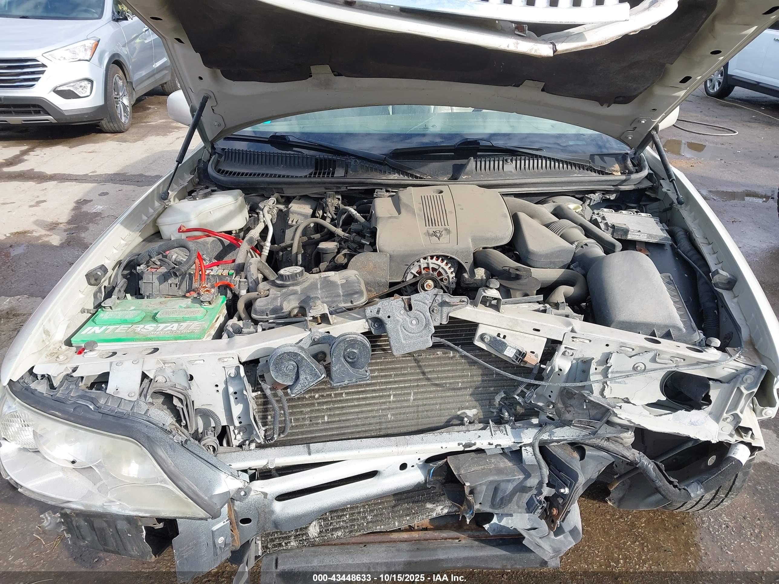 LINCOLN TOWN image 10