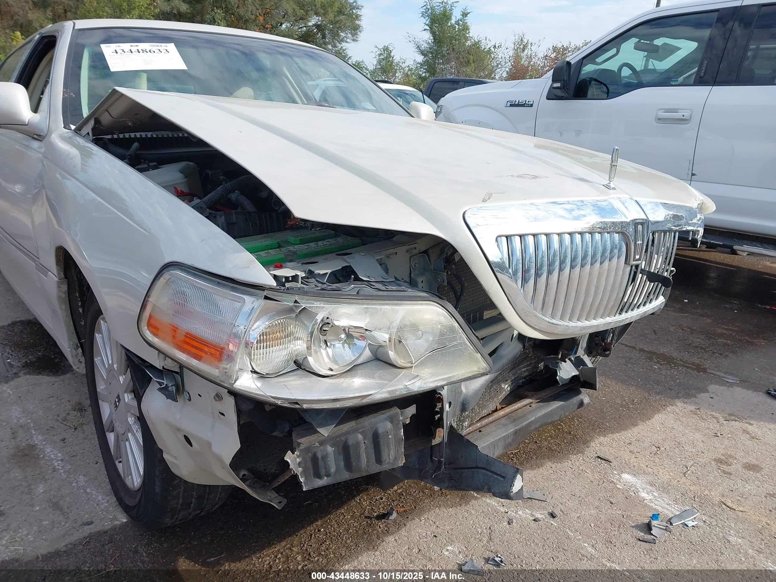 LINCOLN TOWN image 6