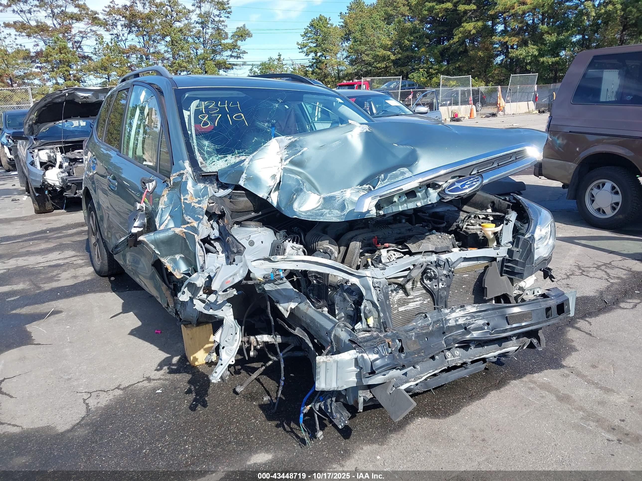 SUBARU FORESTER image 6