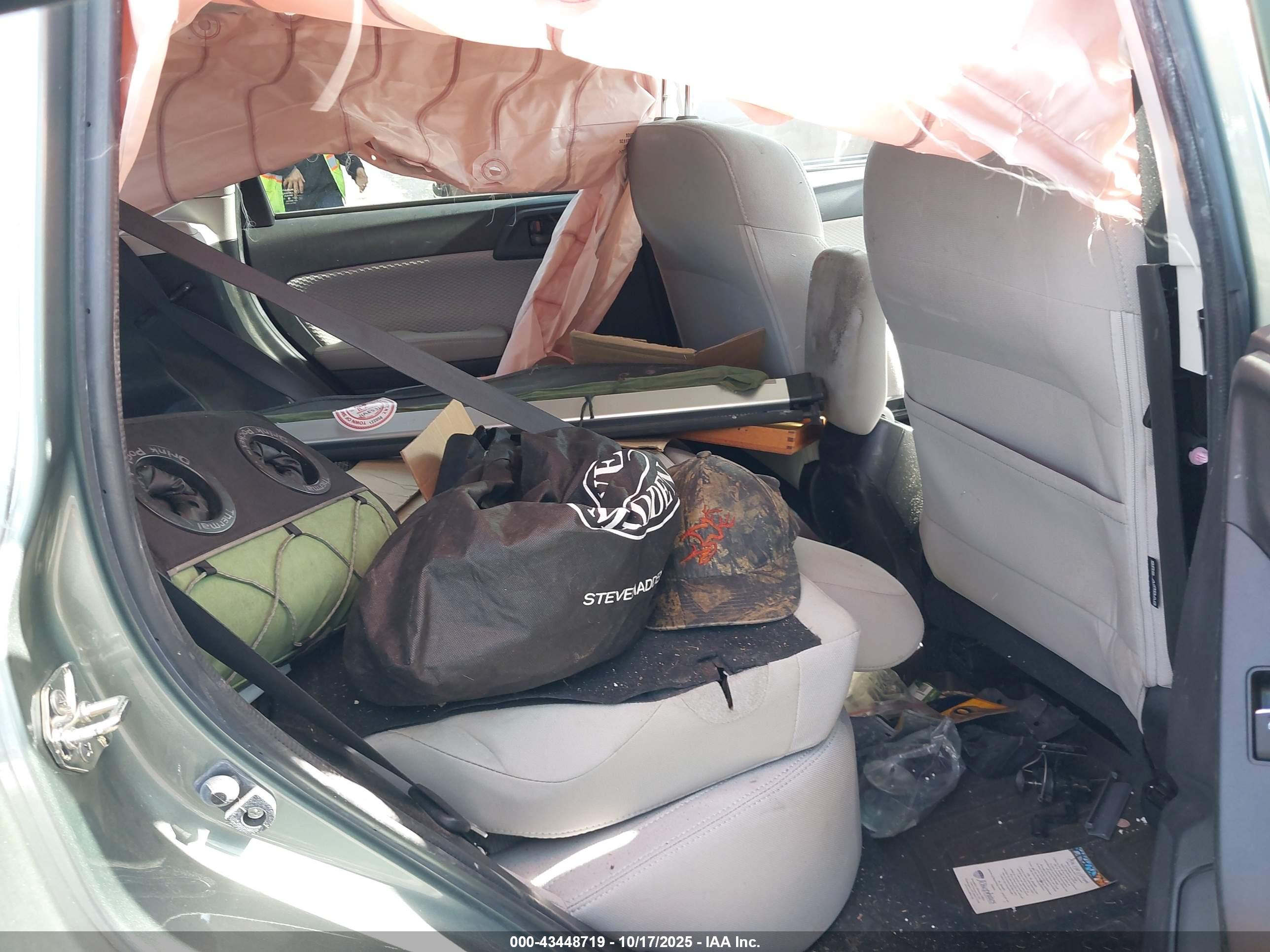 SUBARU FORESTER image 8