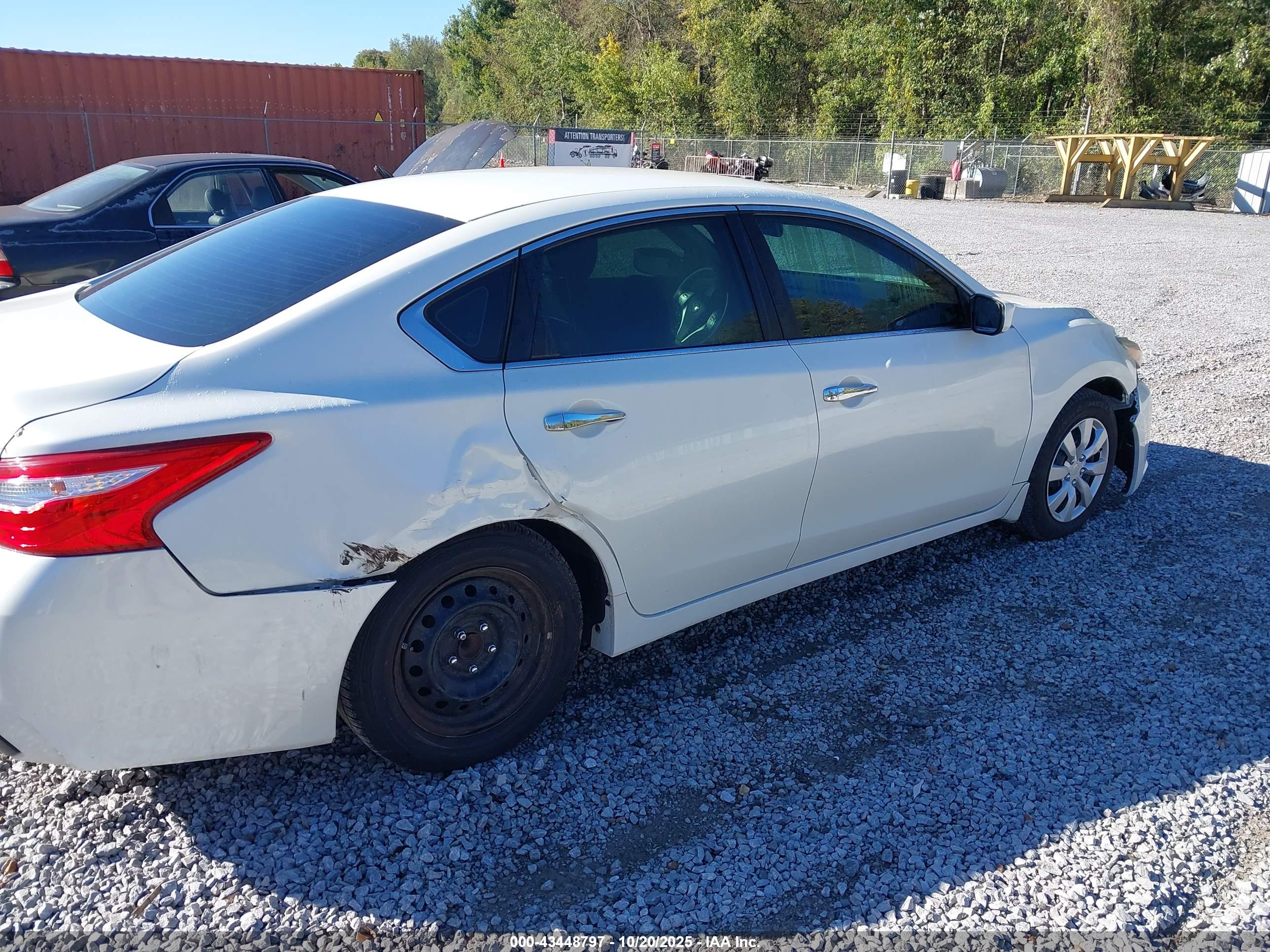 NISSAN ALTIMA image 6