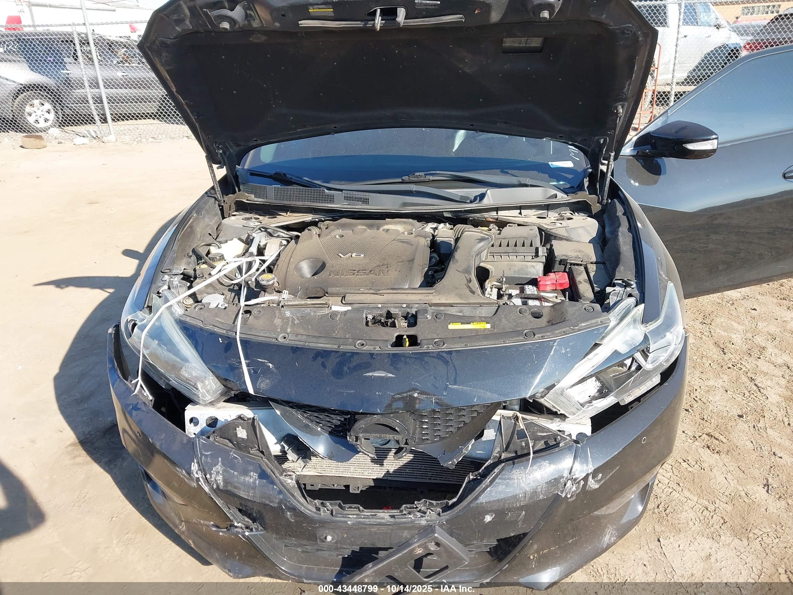 NISSAN MAXIMA image 10