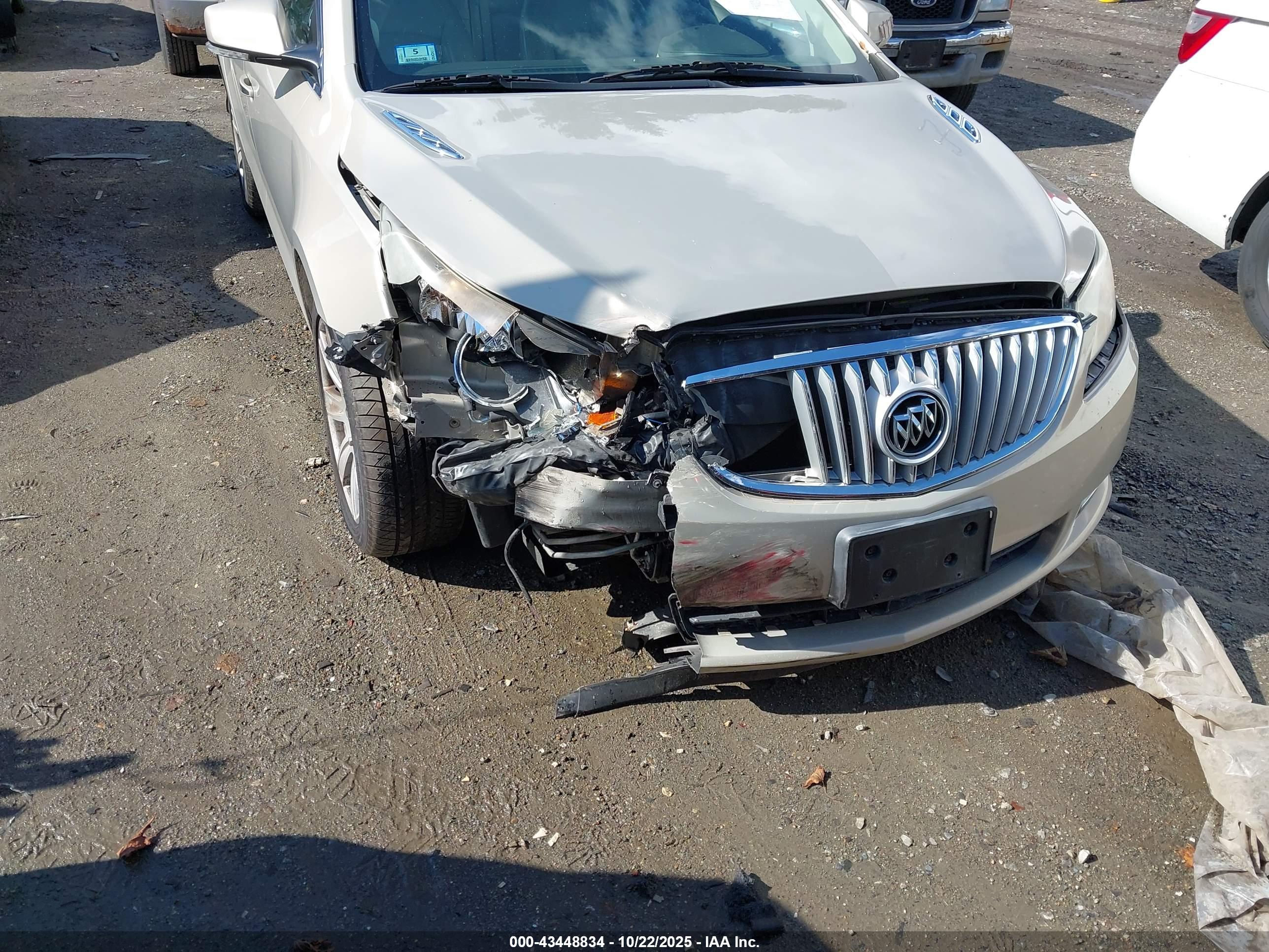 BUICK LACROSSE image 6
