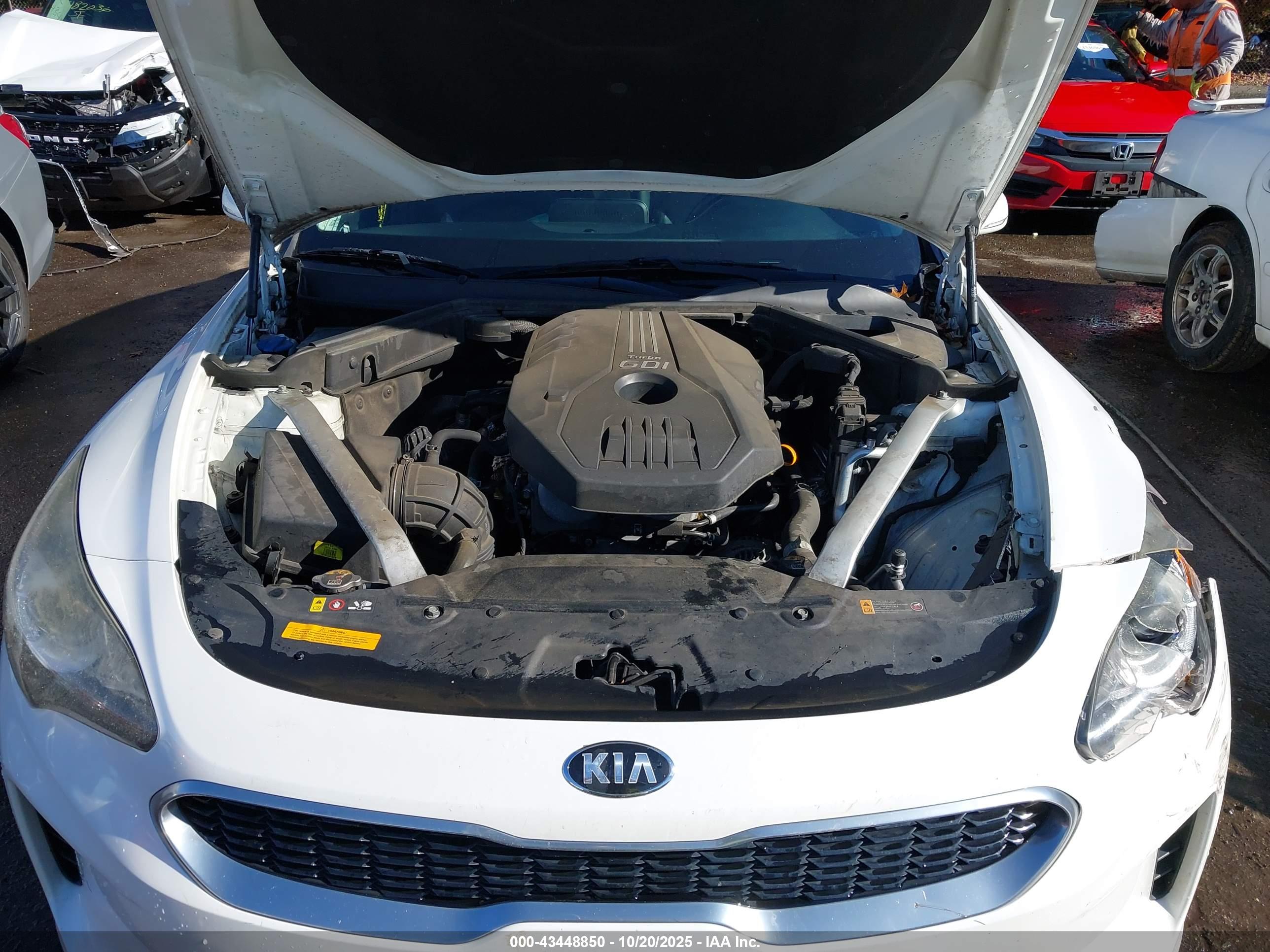 KIA STINGER image 10