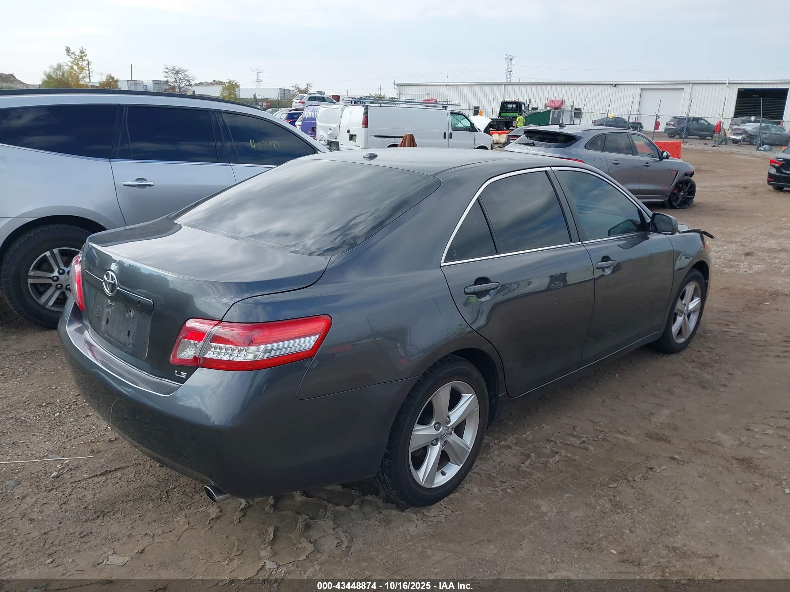 TOYOTA CAMRY image 4
