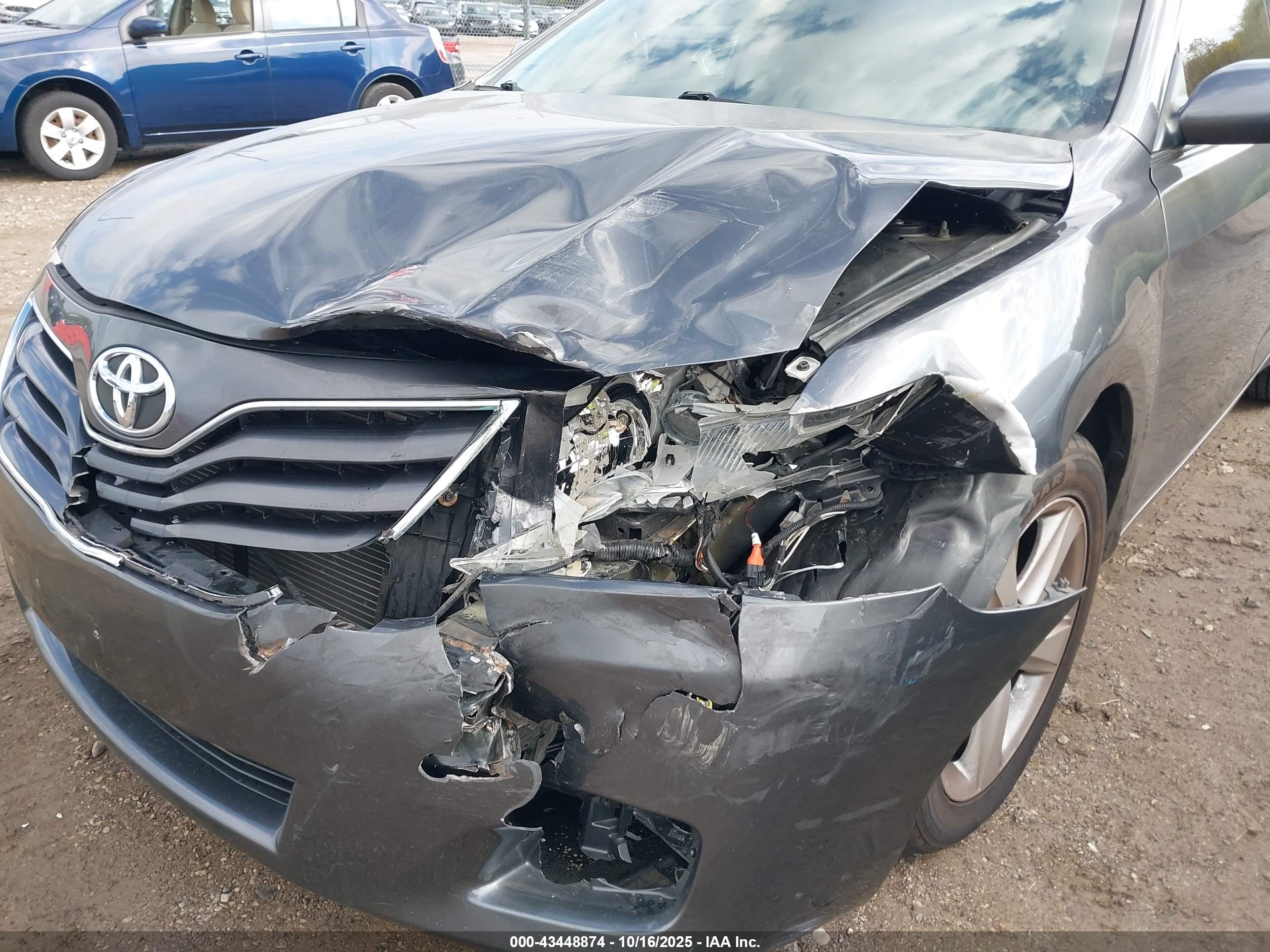 TOYOTA CAMRY image 6