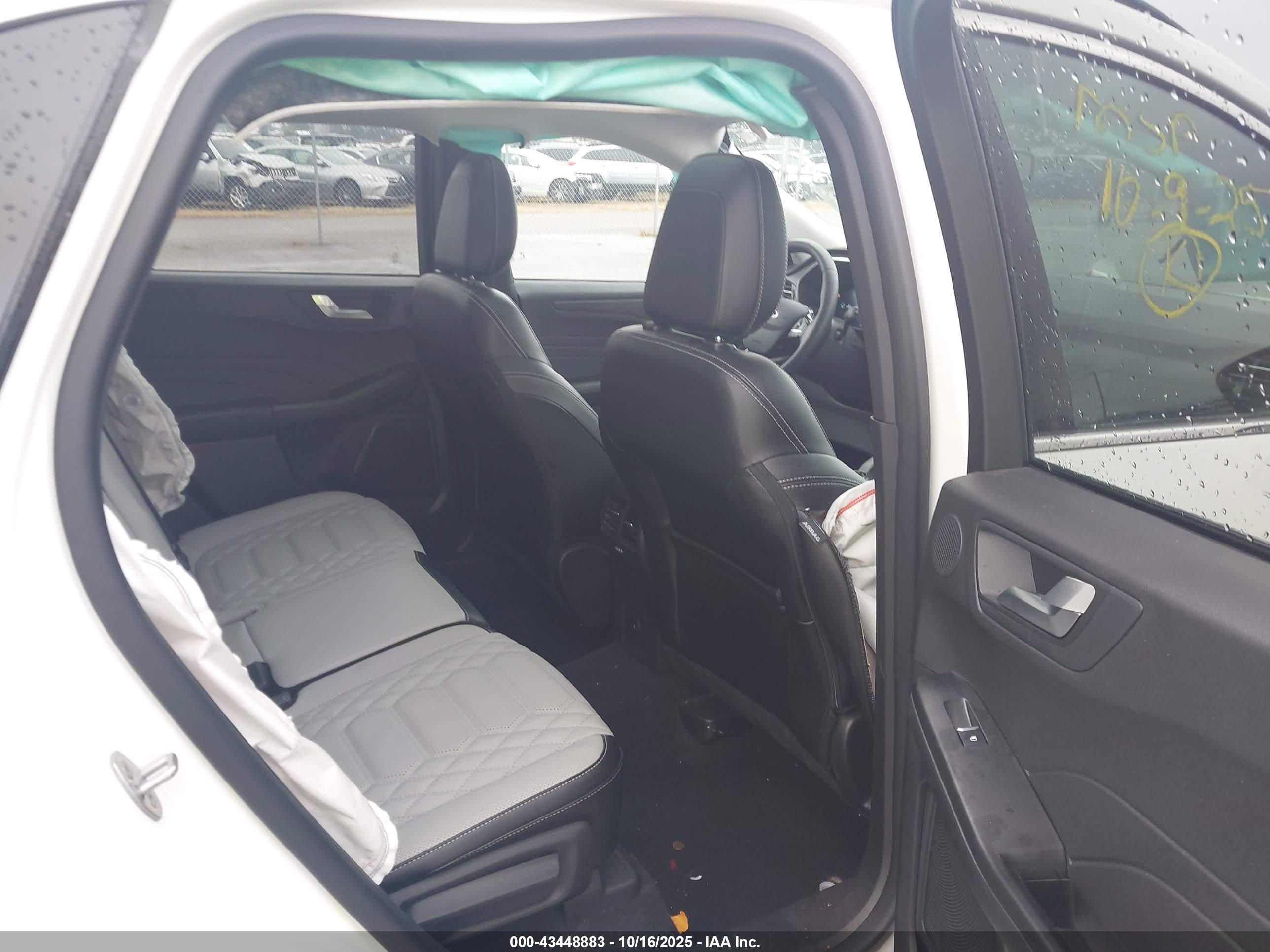 FORD ESCAPE image 8