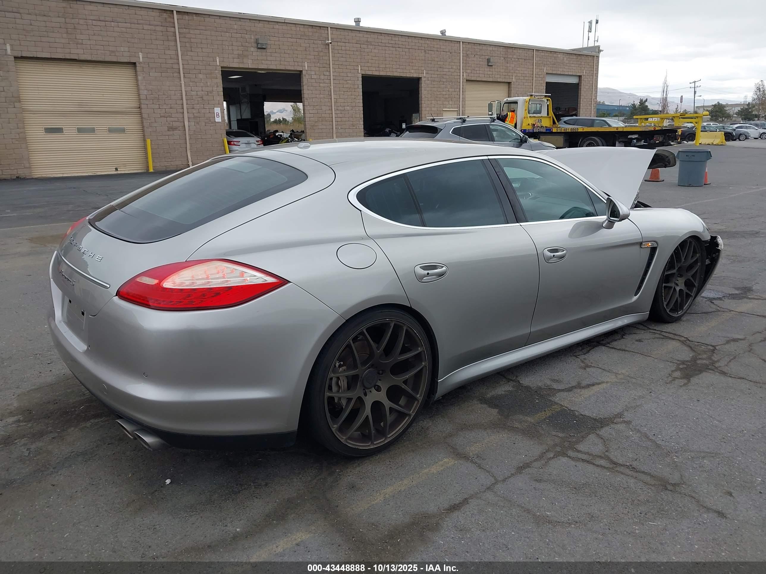 PORSCHE PANAMERA image 4