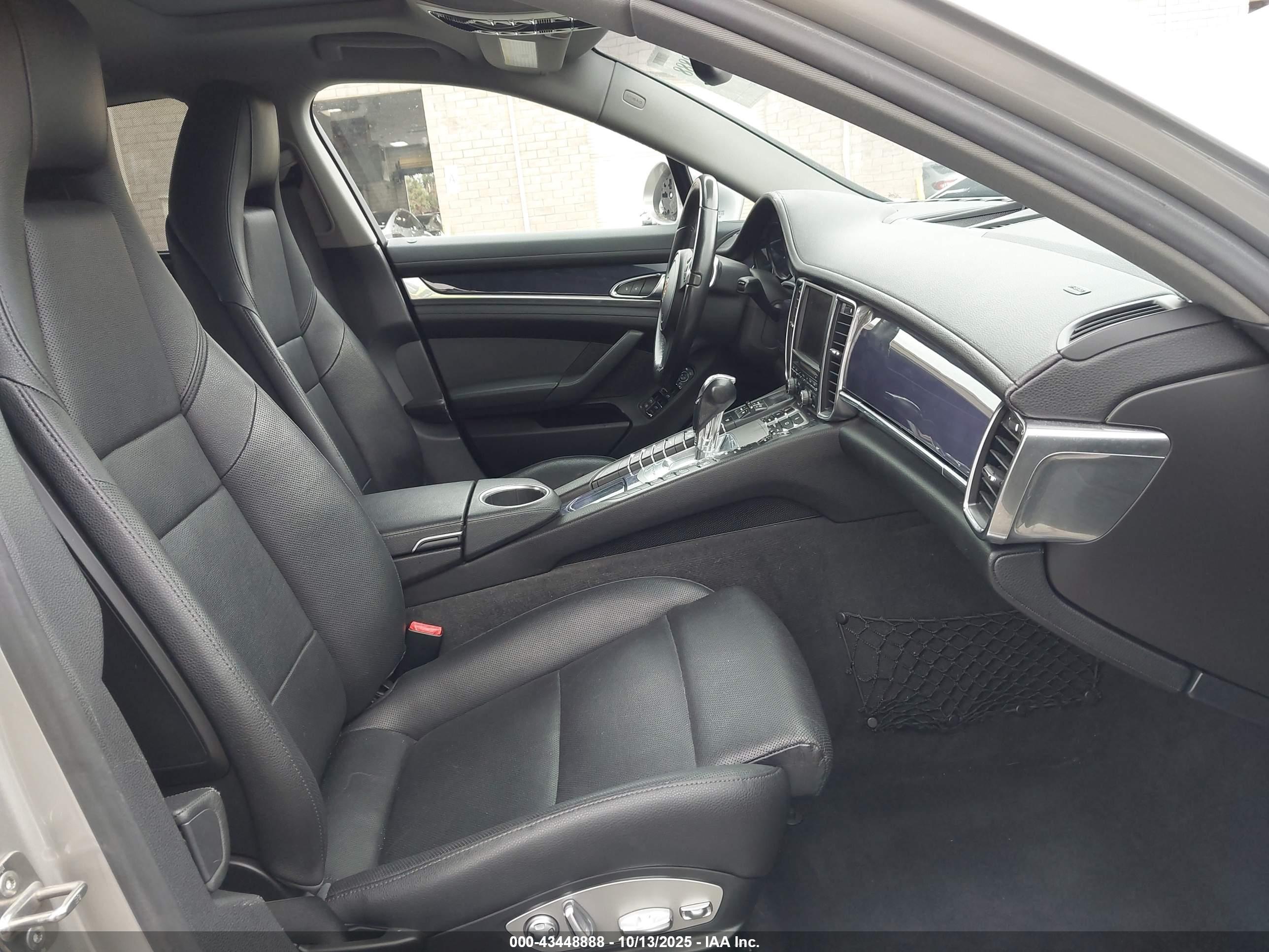 PORSCHE PANAMERA image 5