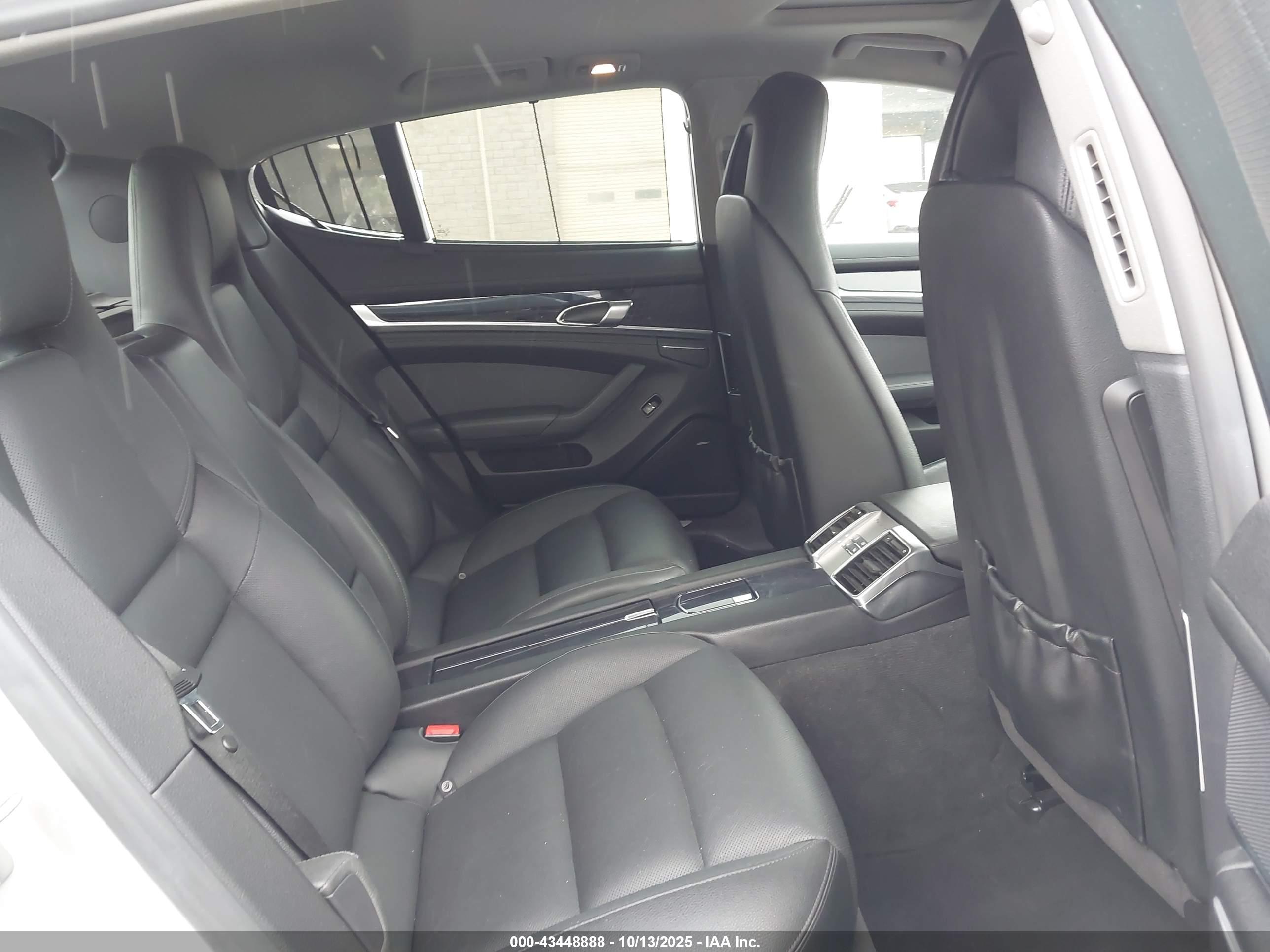 PORSCHE PANAMERA image 8