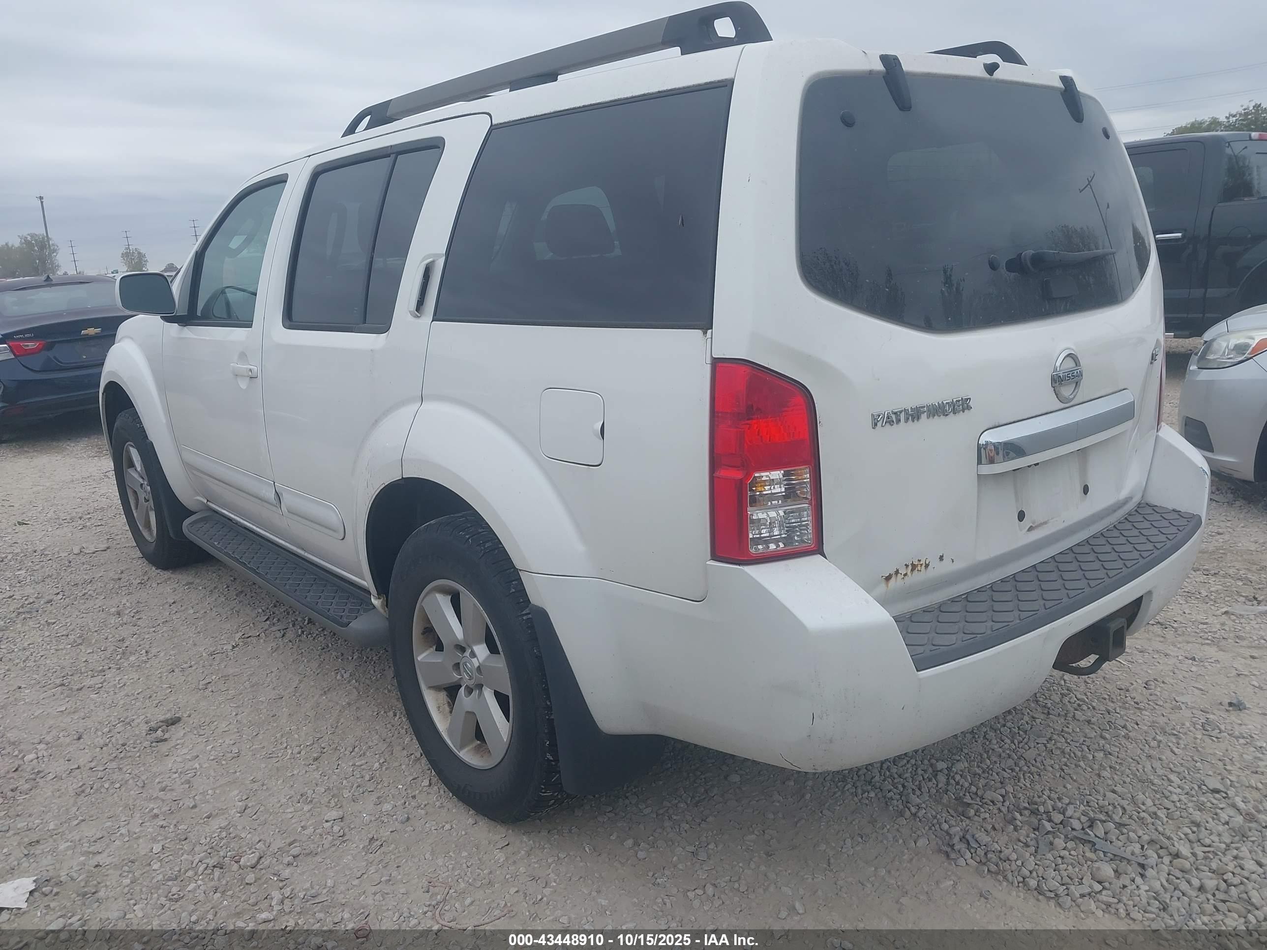 NISSAN PATHFINDER image 3