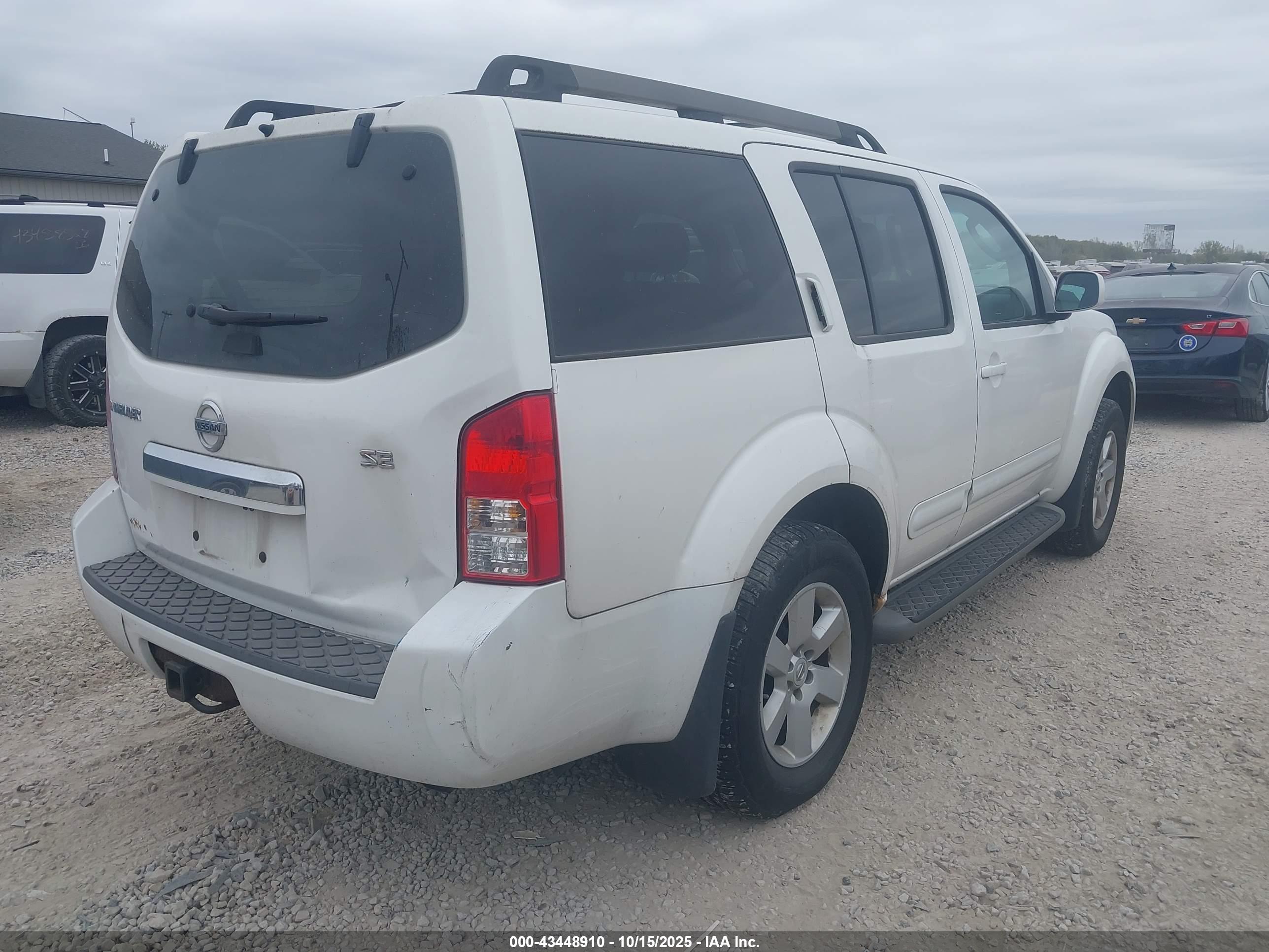 NISSAN PATHFINDER image 4