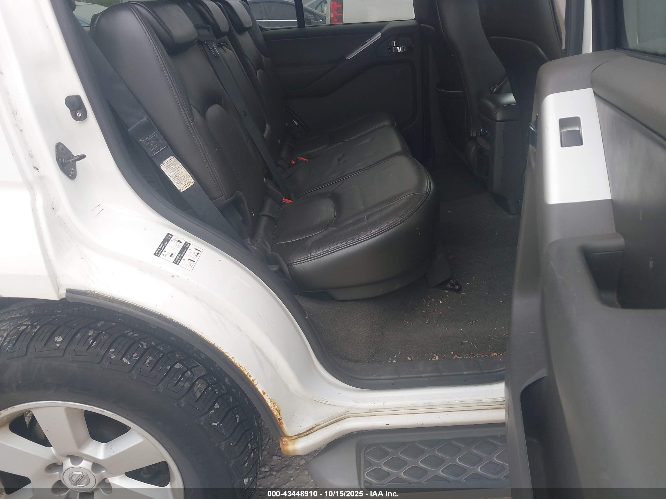 NISSAN PATHFINDER image 8