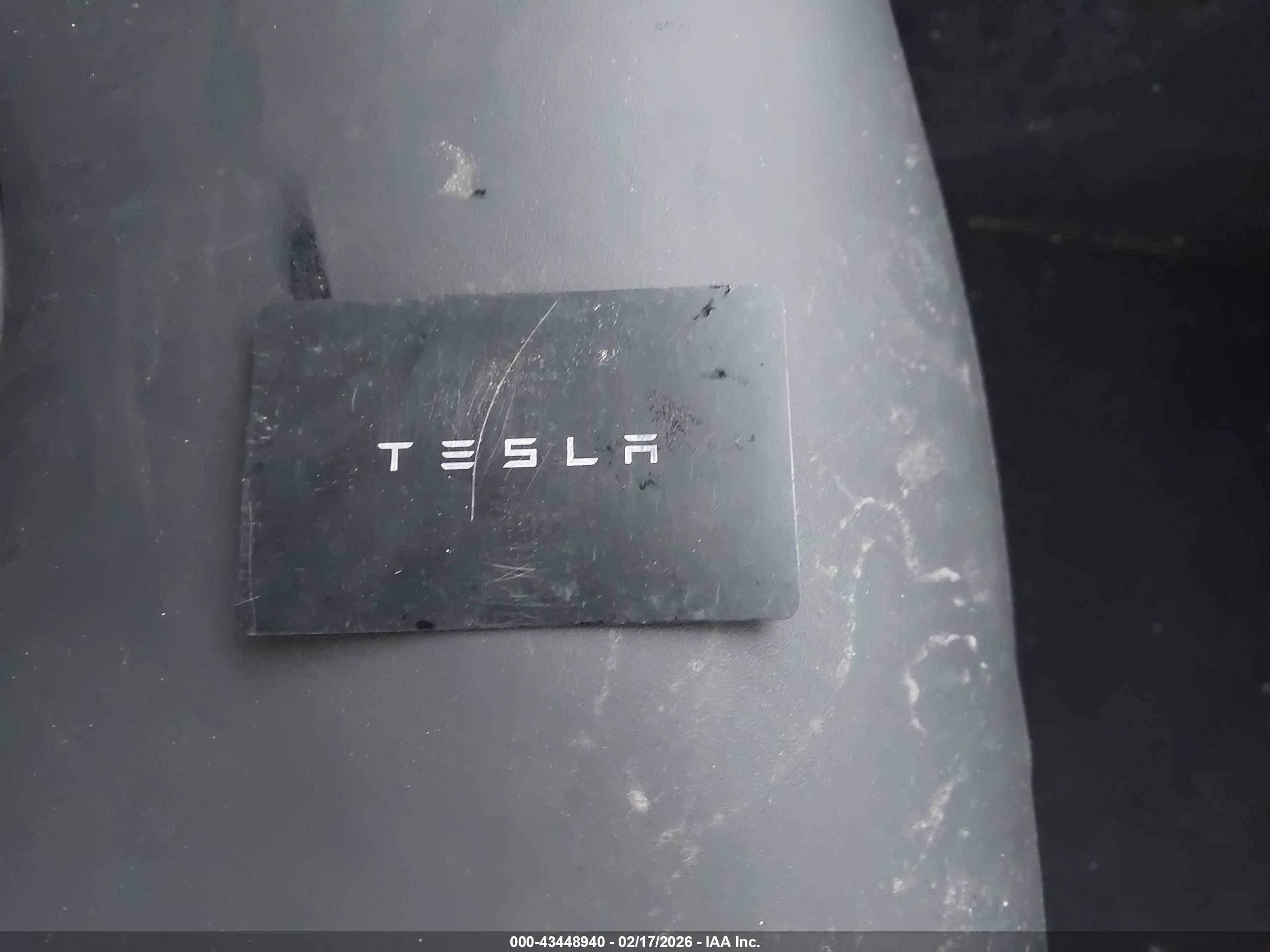 TESLA MODEL image 11