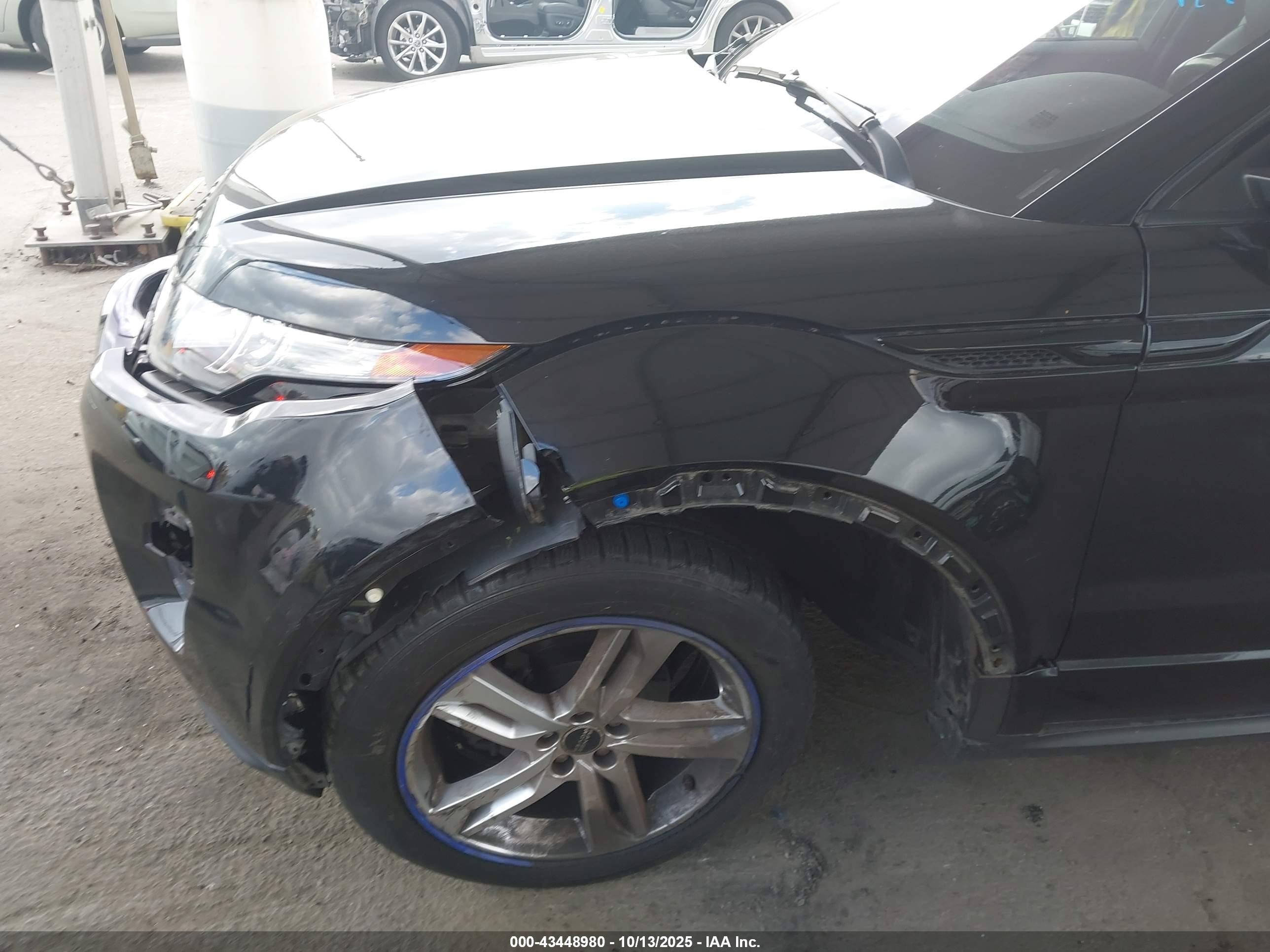 LAND ROVER image 6