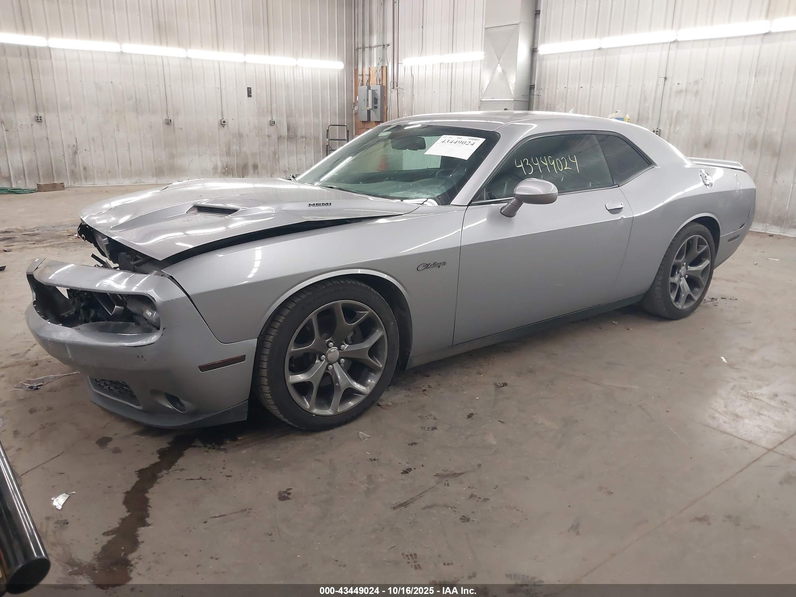 DODGE CHALLENGER image 2