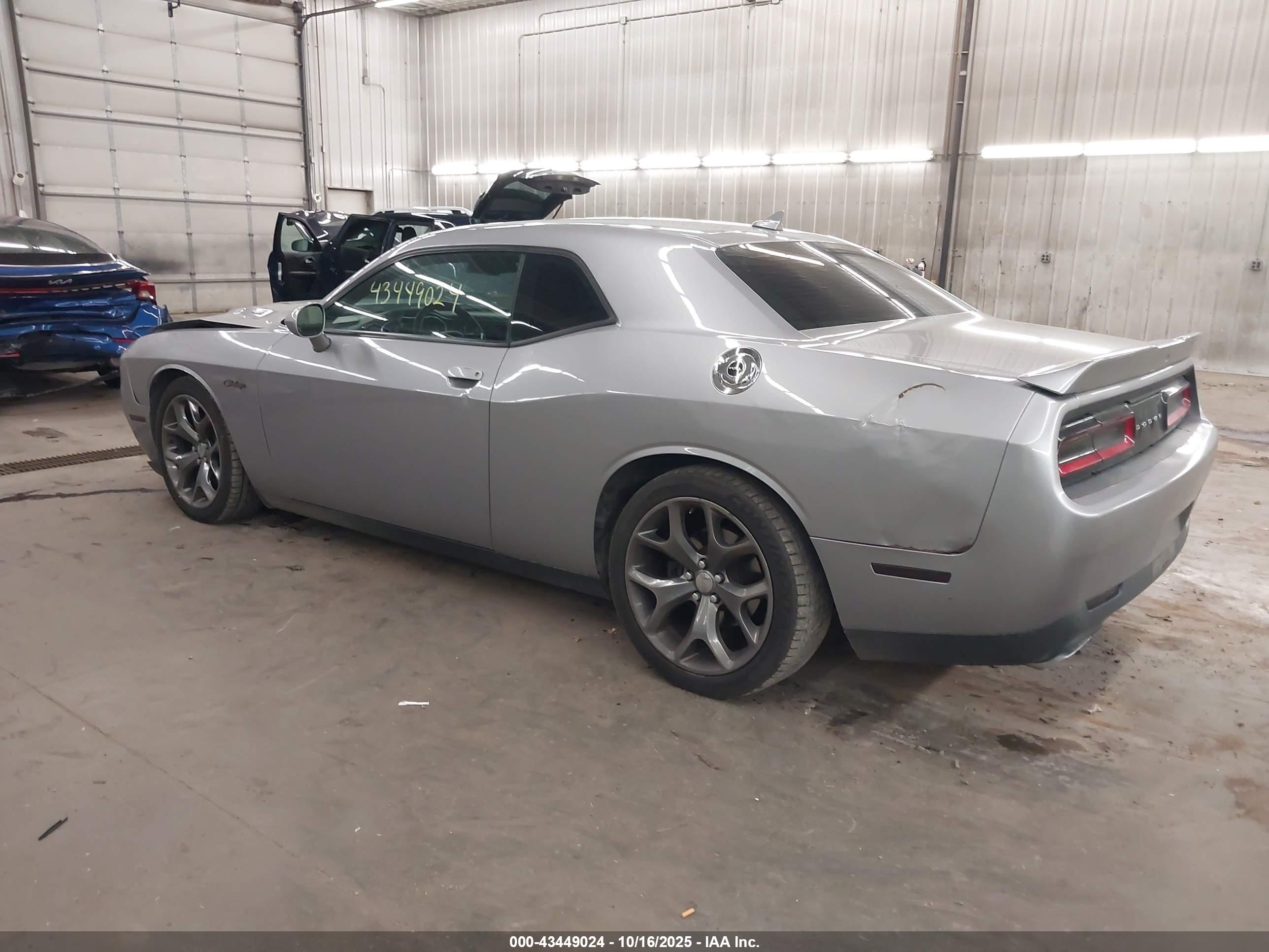 DODGE CHALLENGER image 3