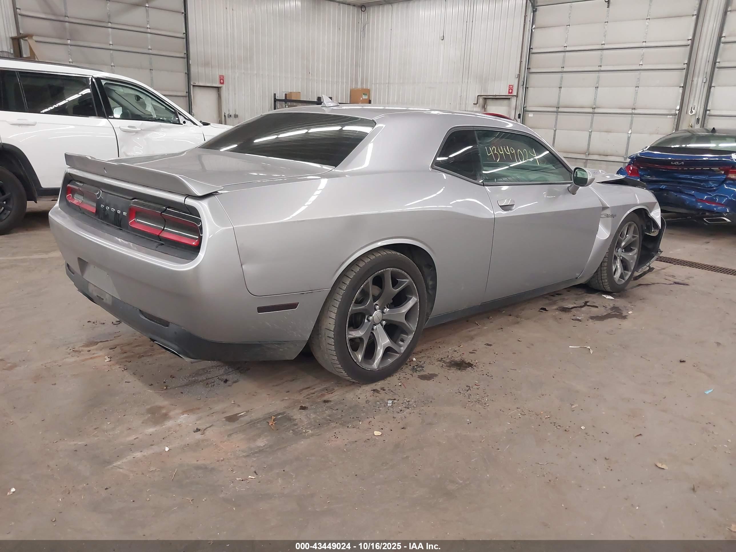 DODGE CHALLENGER image 4
