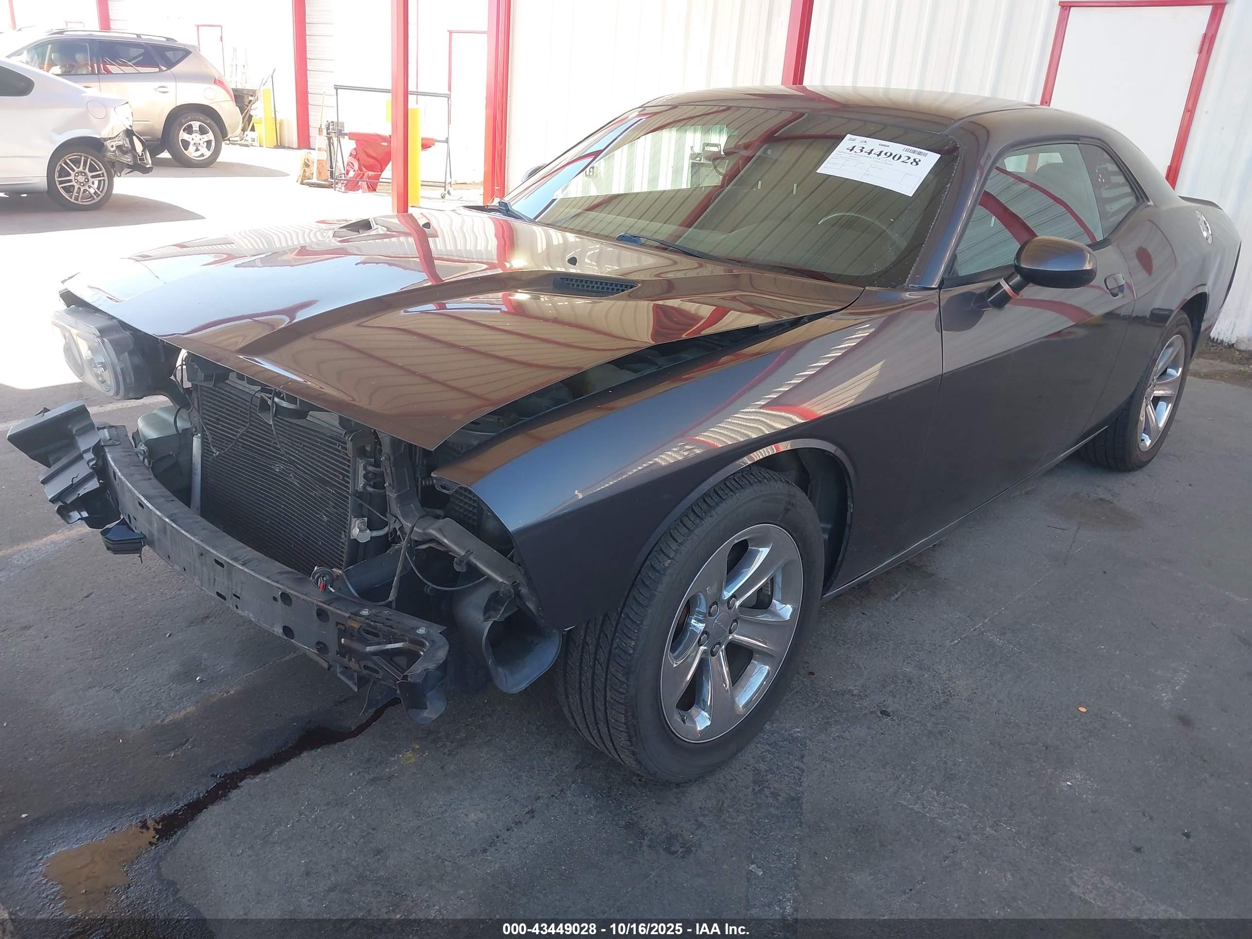 DODGE CHALLENGER image 2