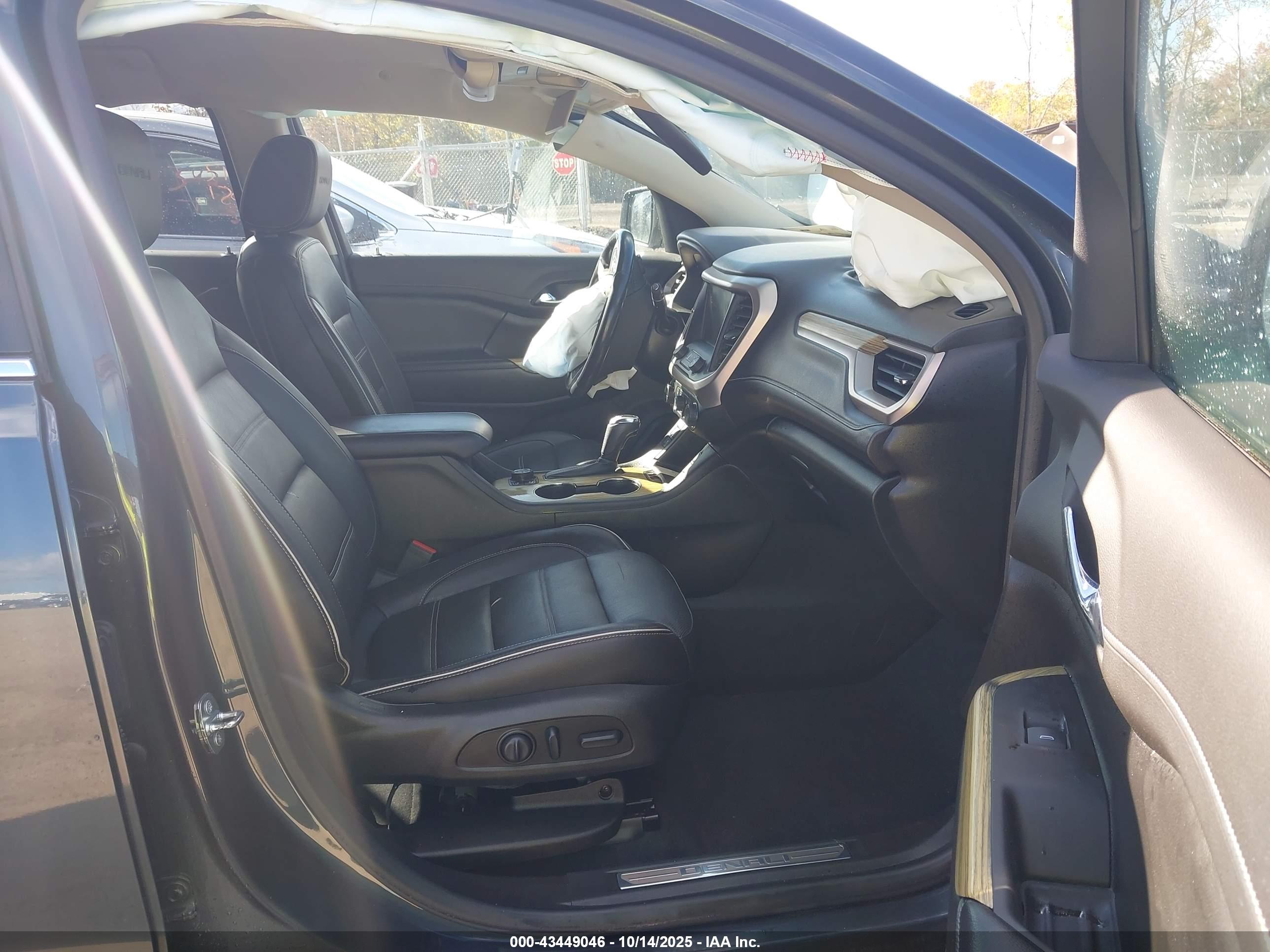 GMC ACADIA image 5