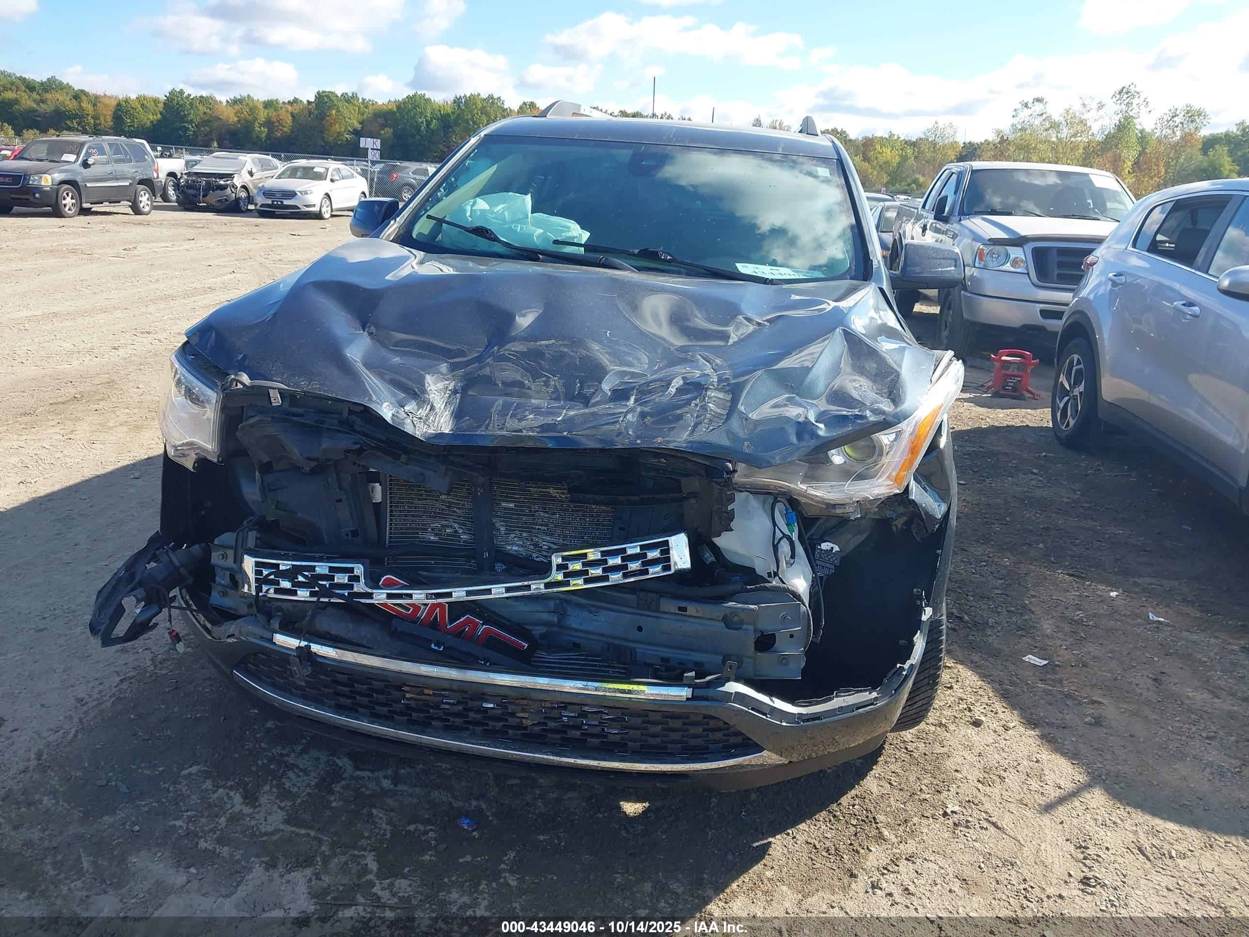GMC ACADIA image 6