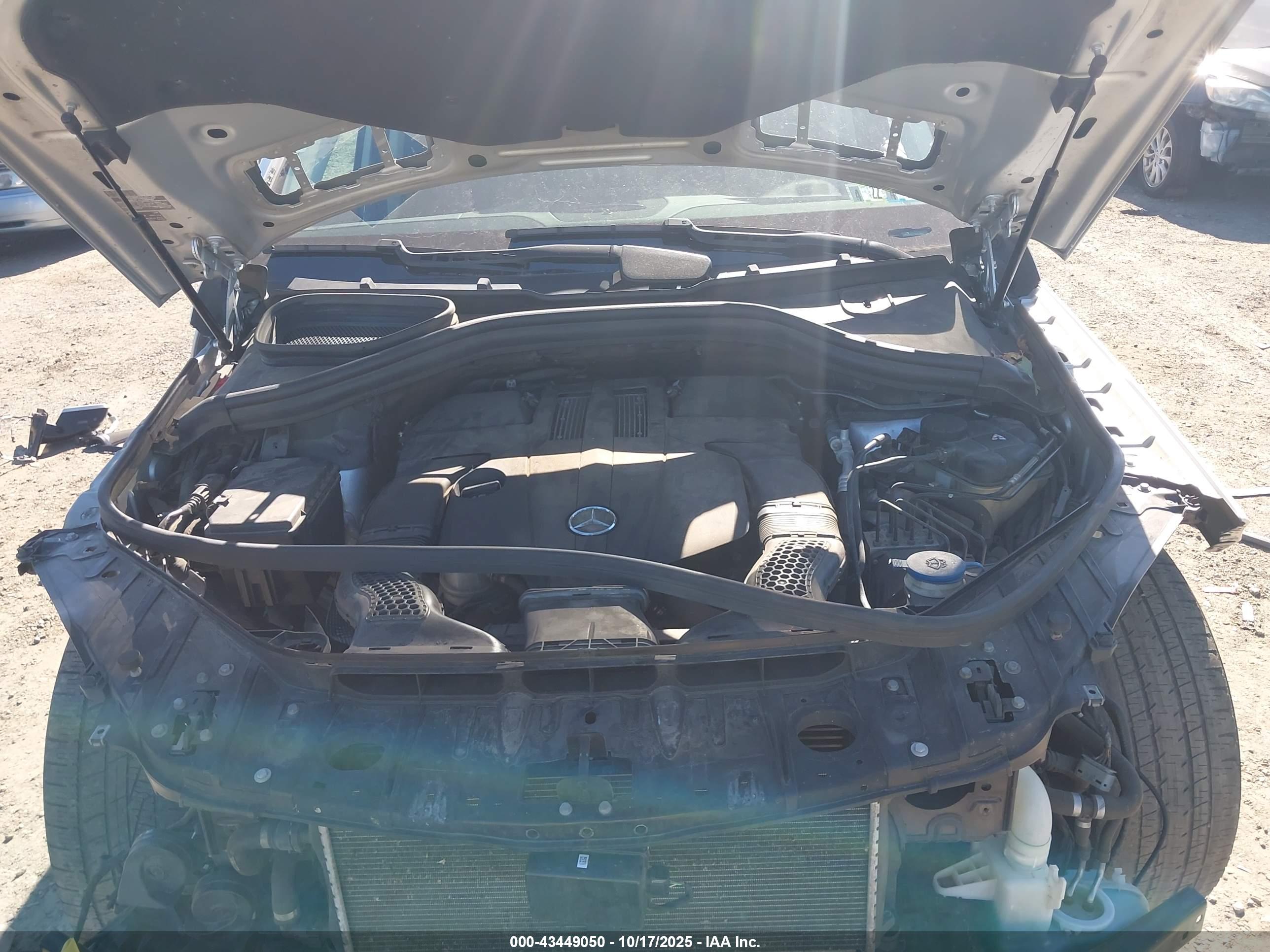 MERCEDES-BENZ GLS image 10