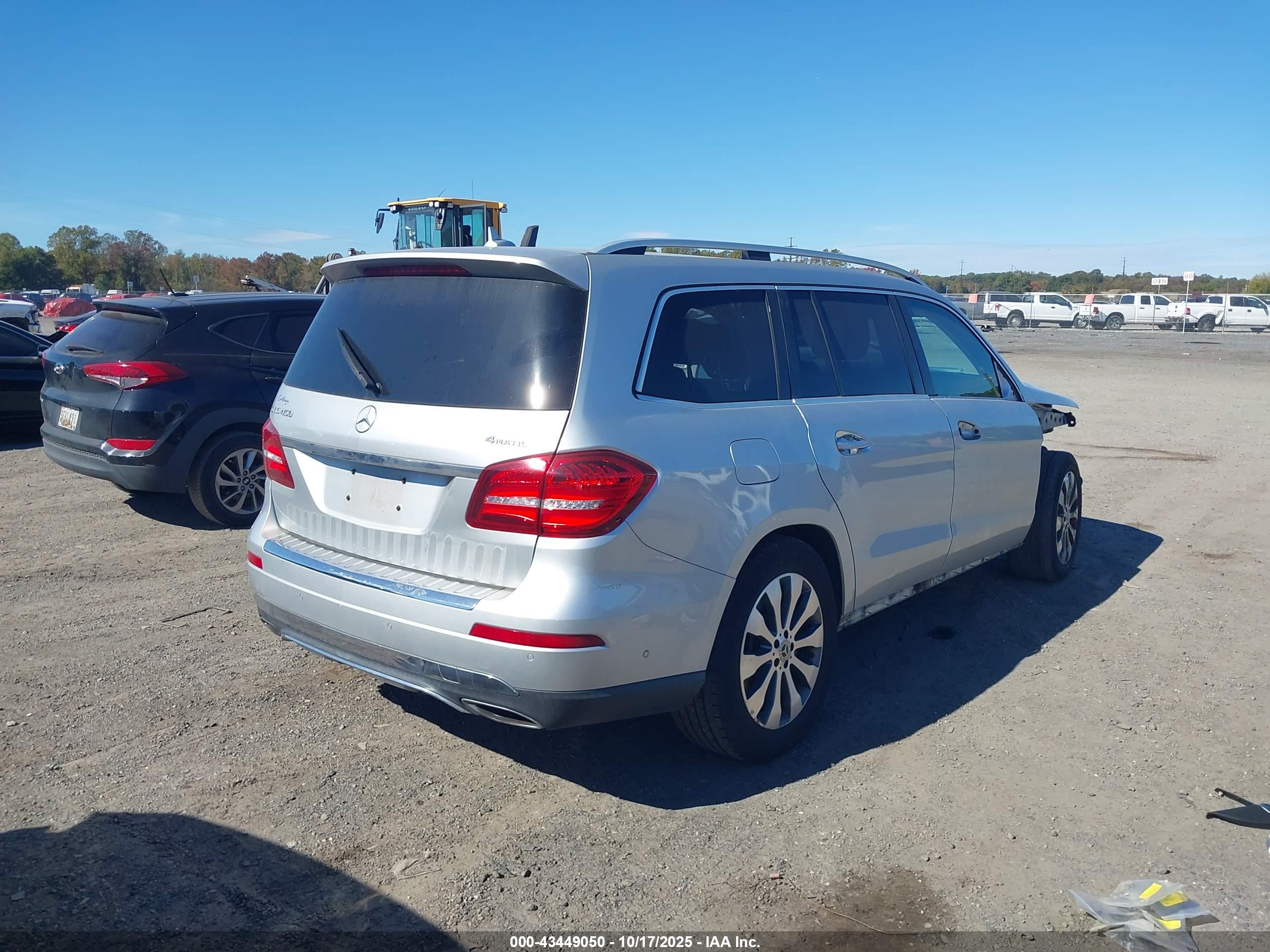 MERCEDES-BENZ GLS image 4