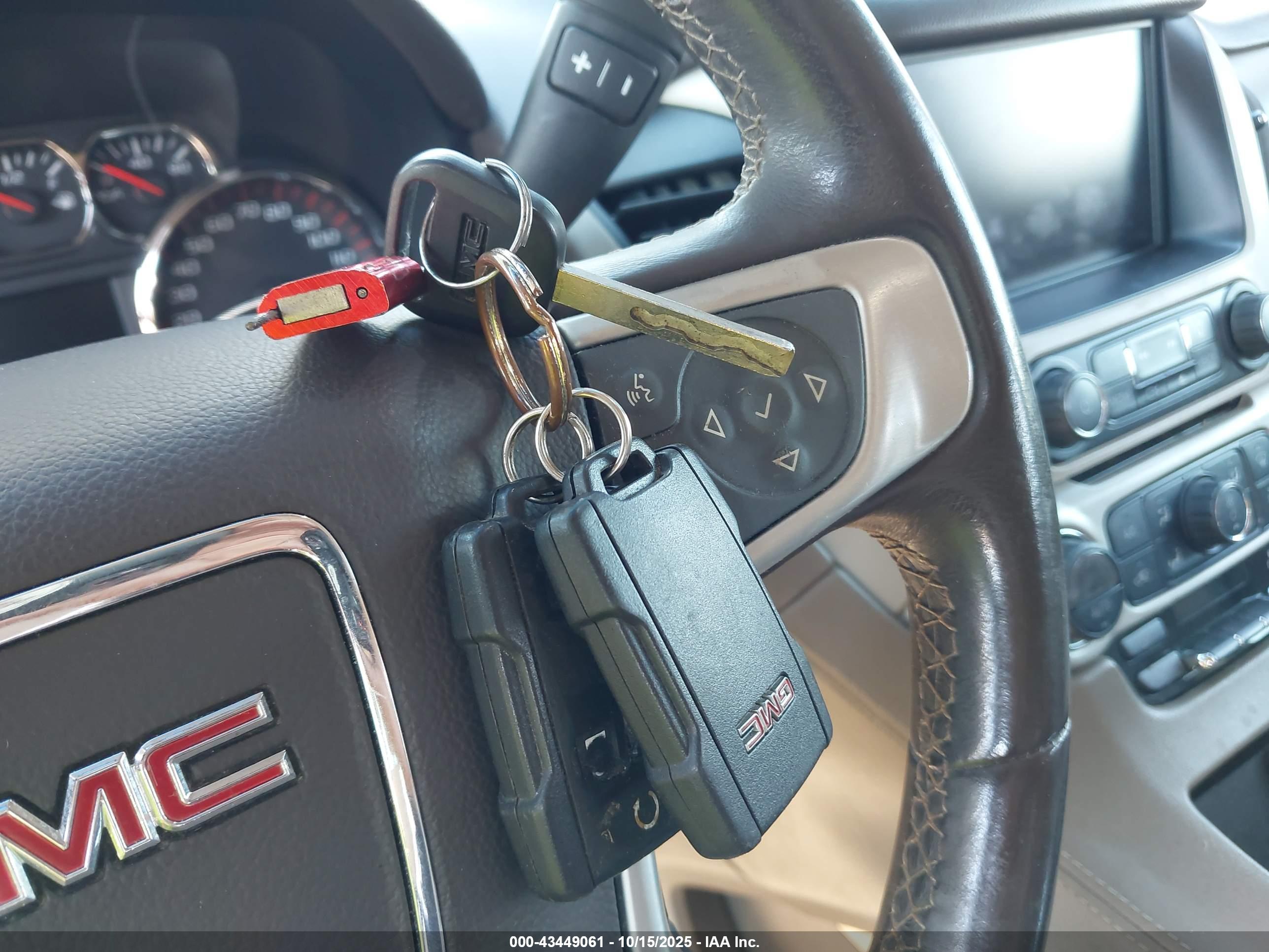 GMC YUKON image 11
