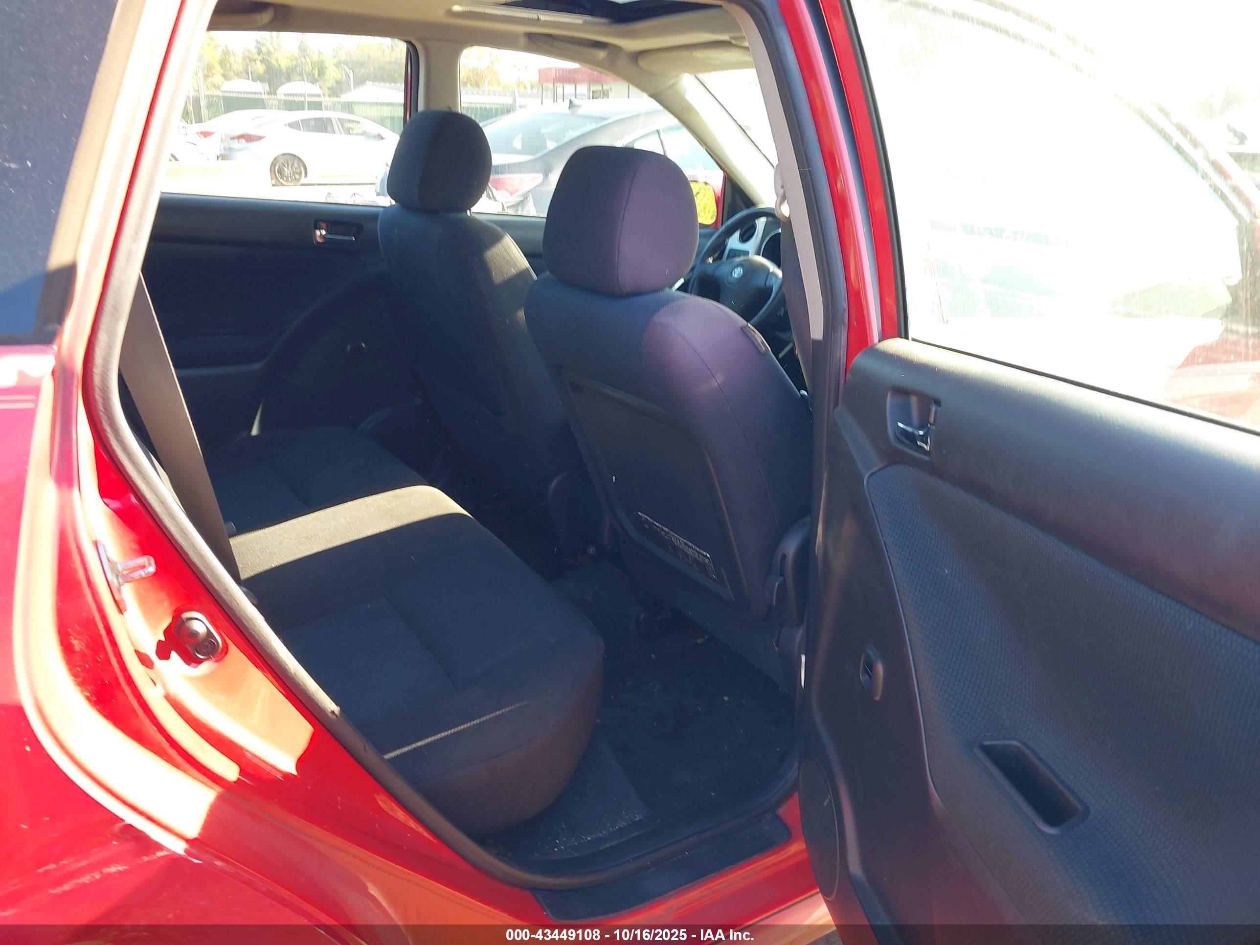 TOYOTA MATRIX image 8