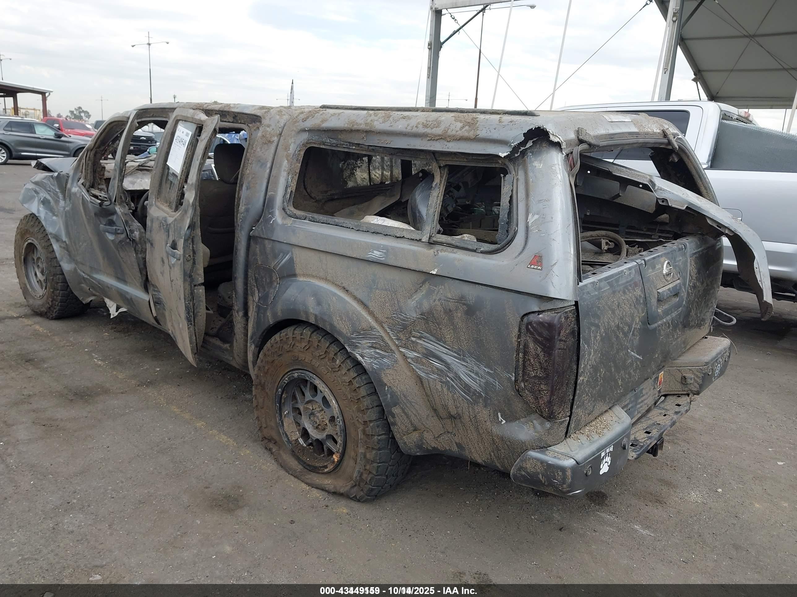 NISSAN FRONTIER image 3