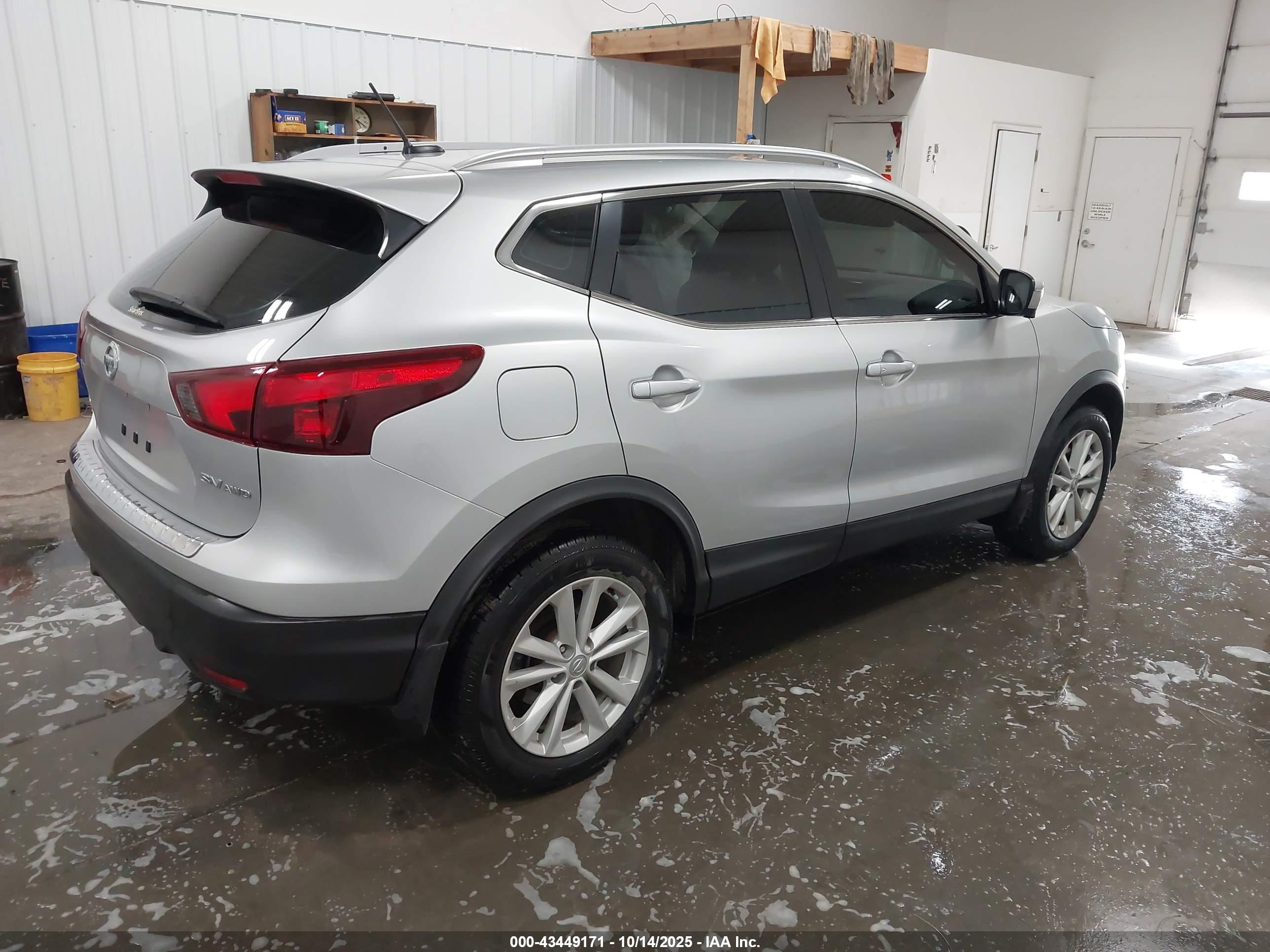 NISSAN ROGUE image 4