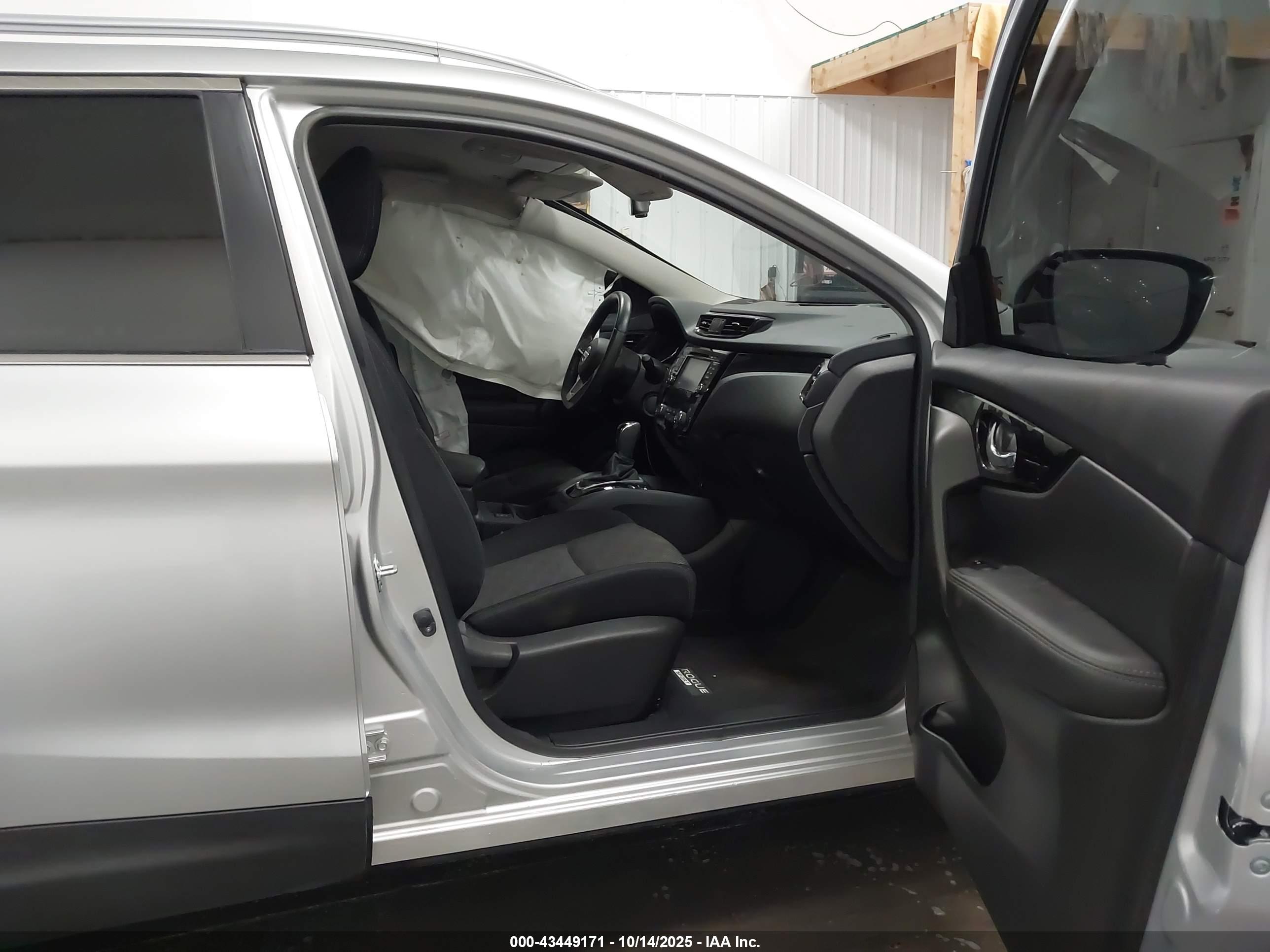 NISSAN ROGUE image 5