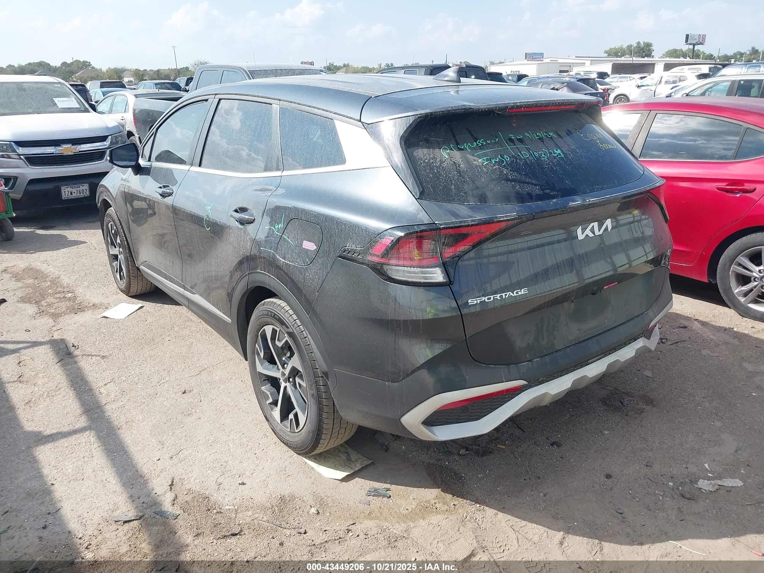KIA SPORTAGE image 3