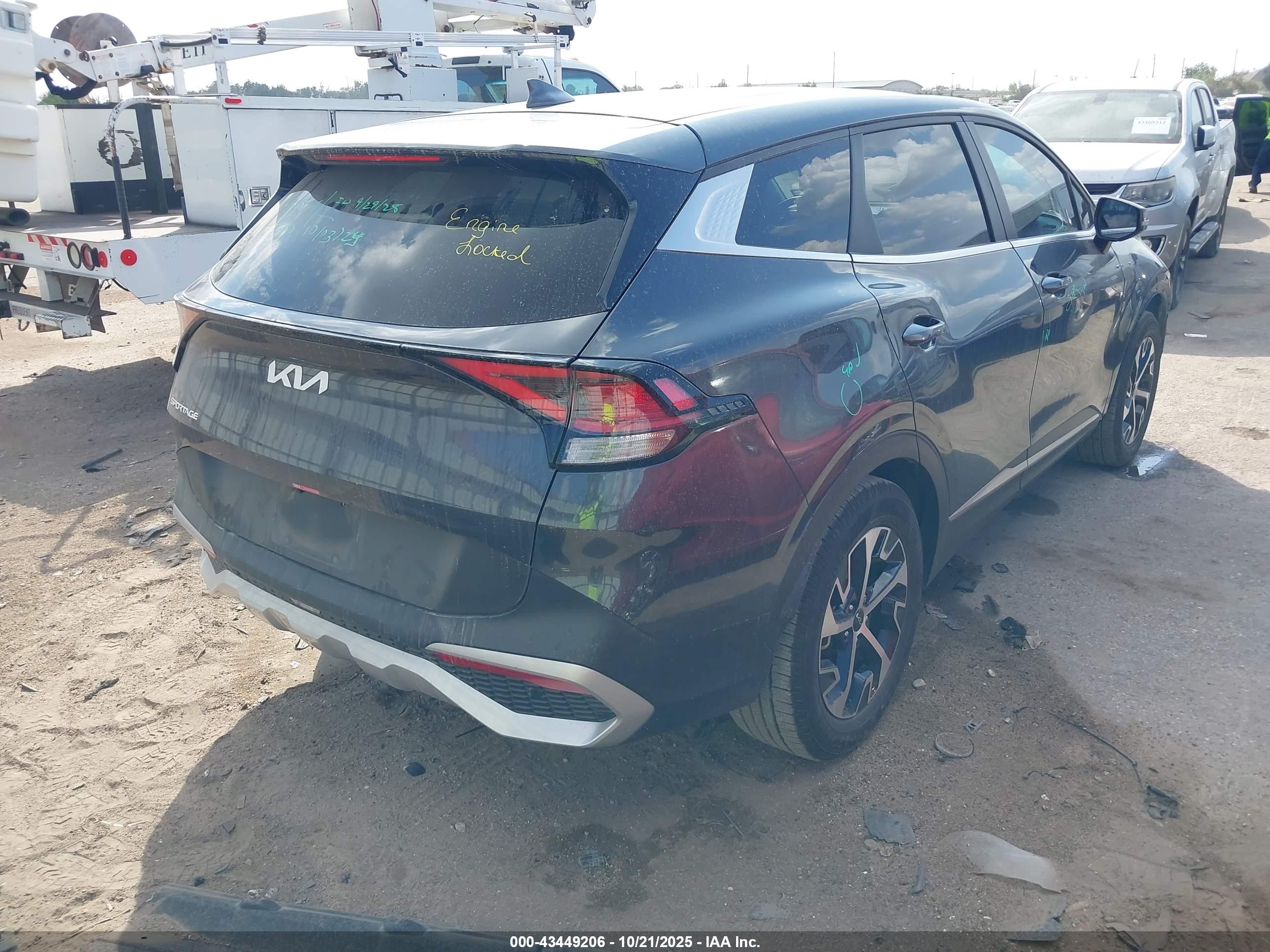 KIA SPORTAGE image 4
