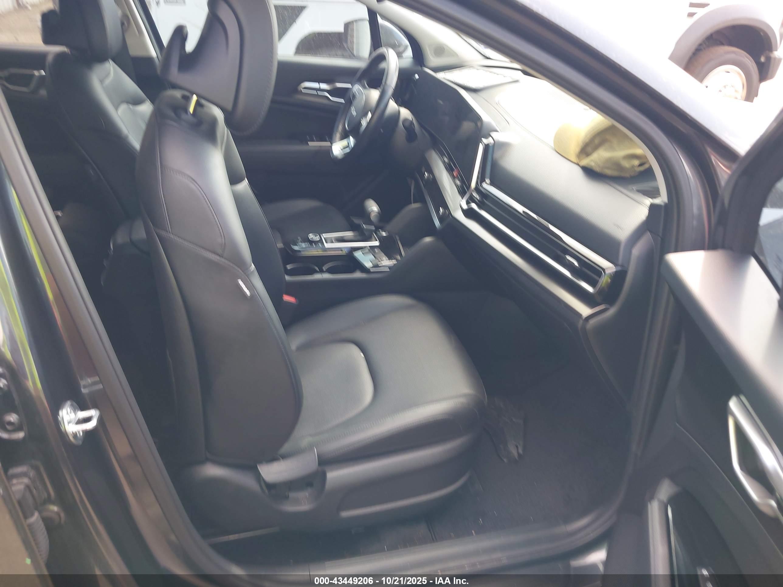 KIA SPORTAGE image 5