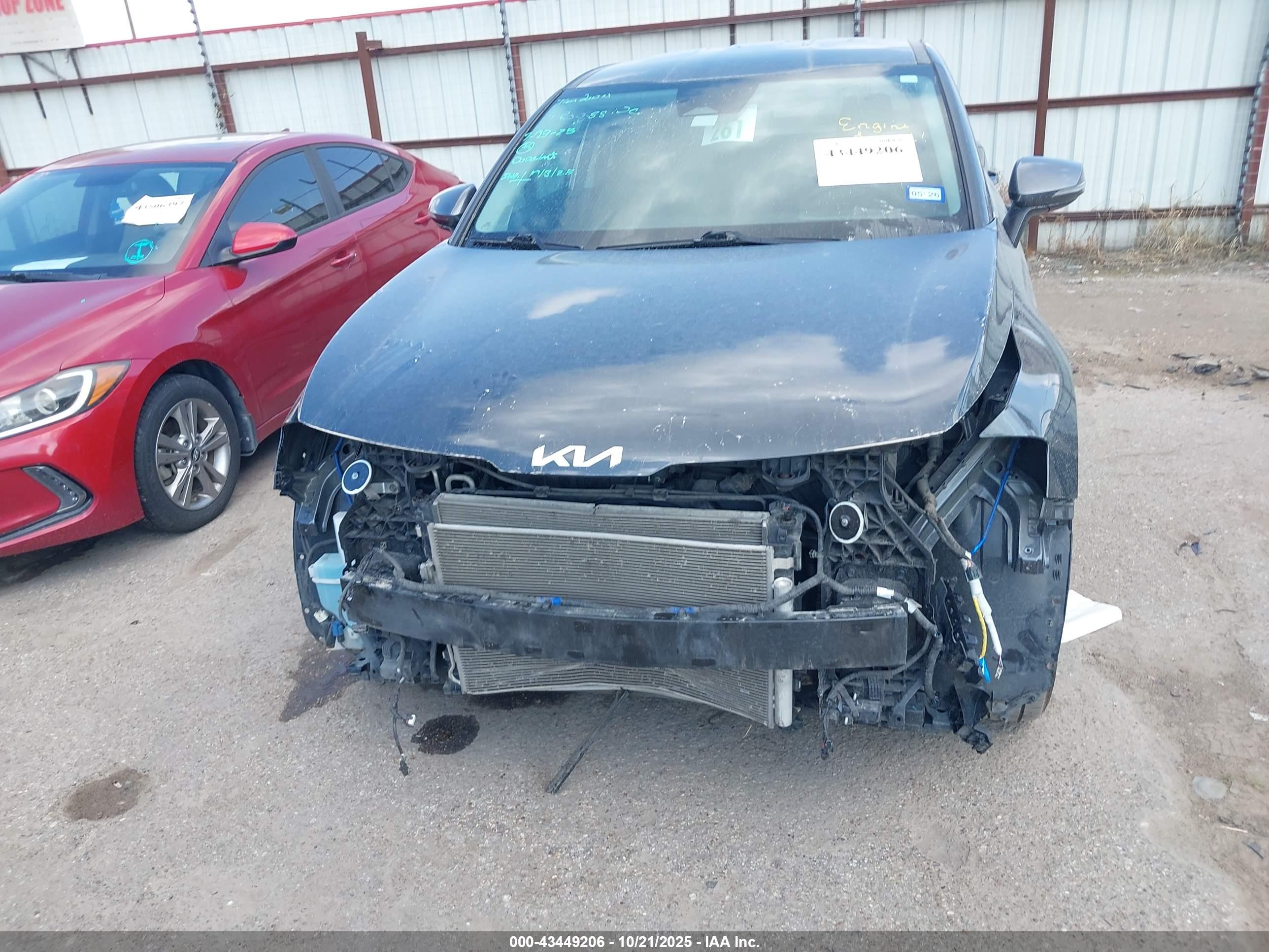 KIA SPORTAGE image 6
