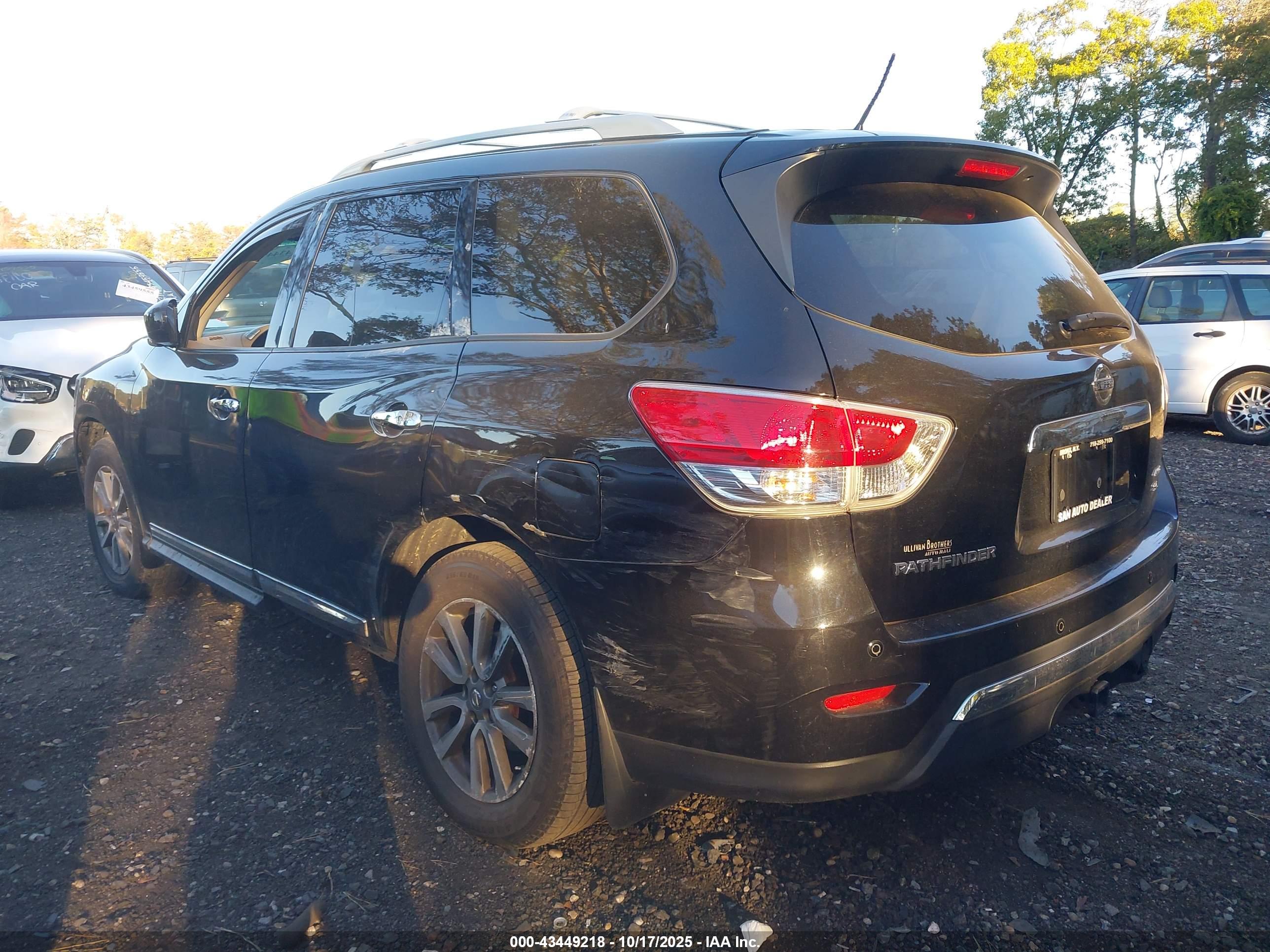 NISSAN PATHFINDER image 6