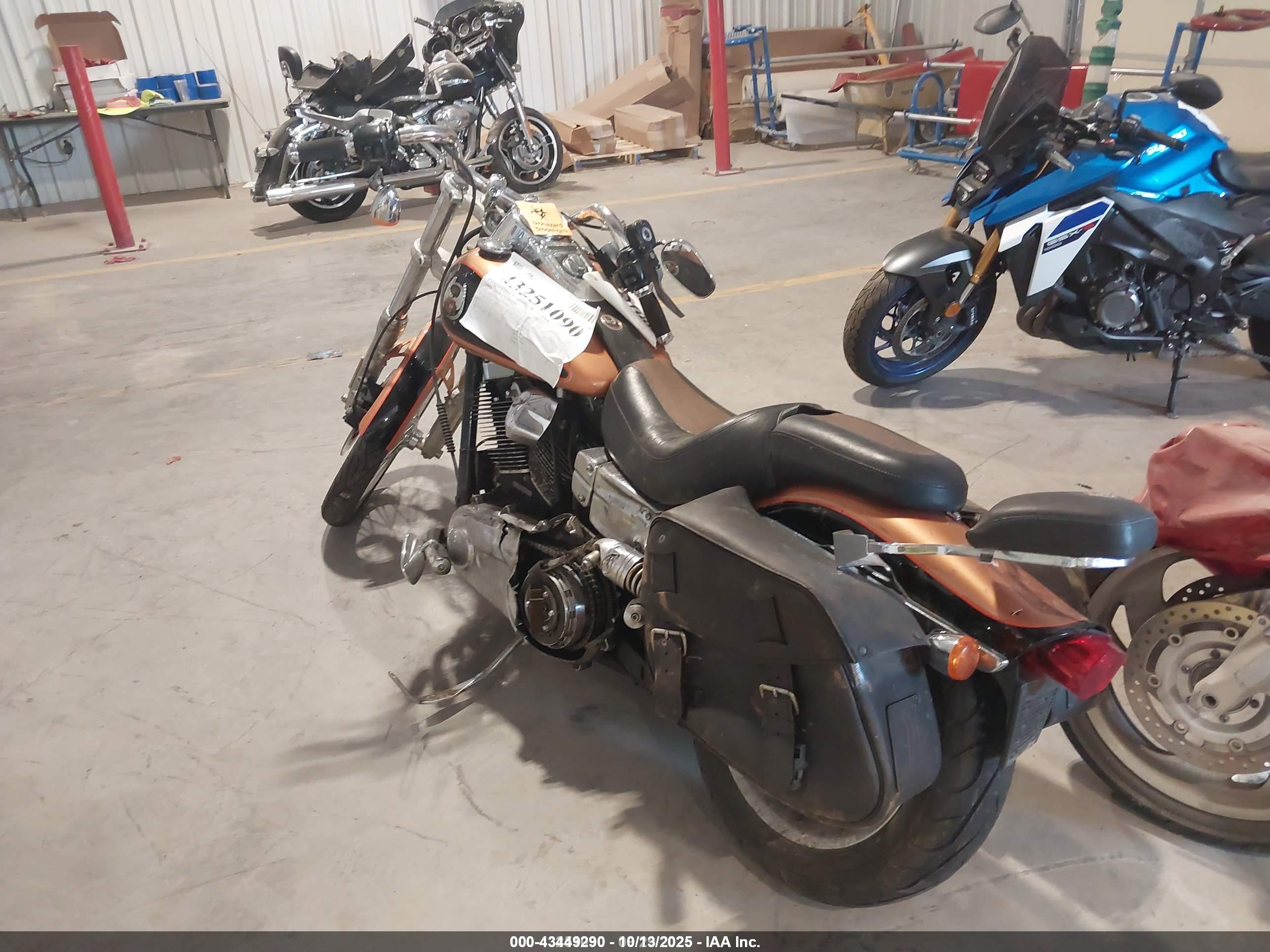 HARLEY-DAVIDSON FXDWG image 3