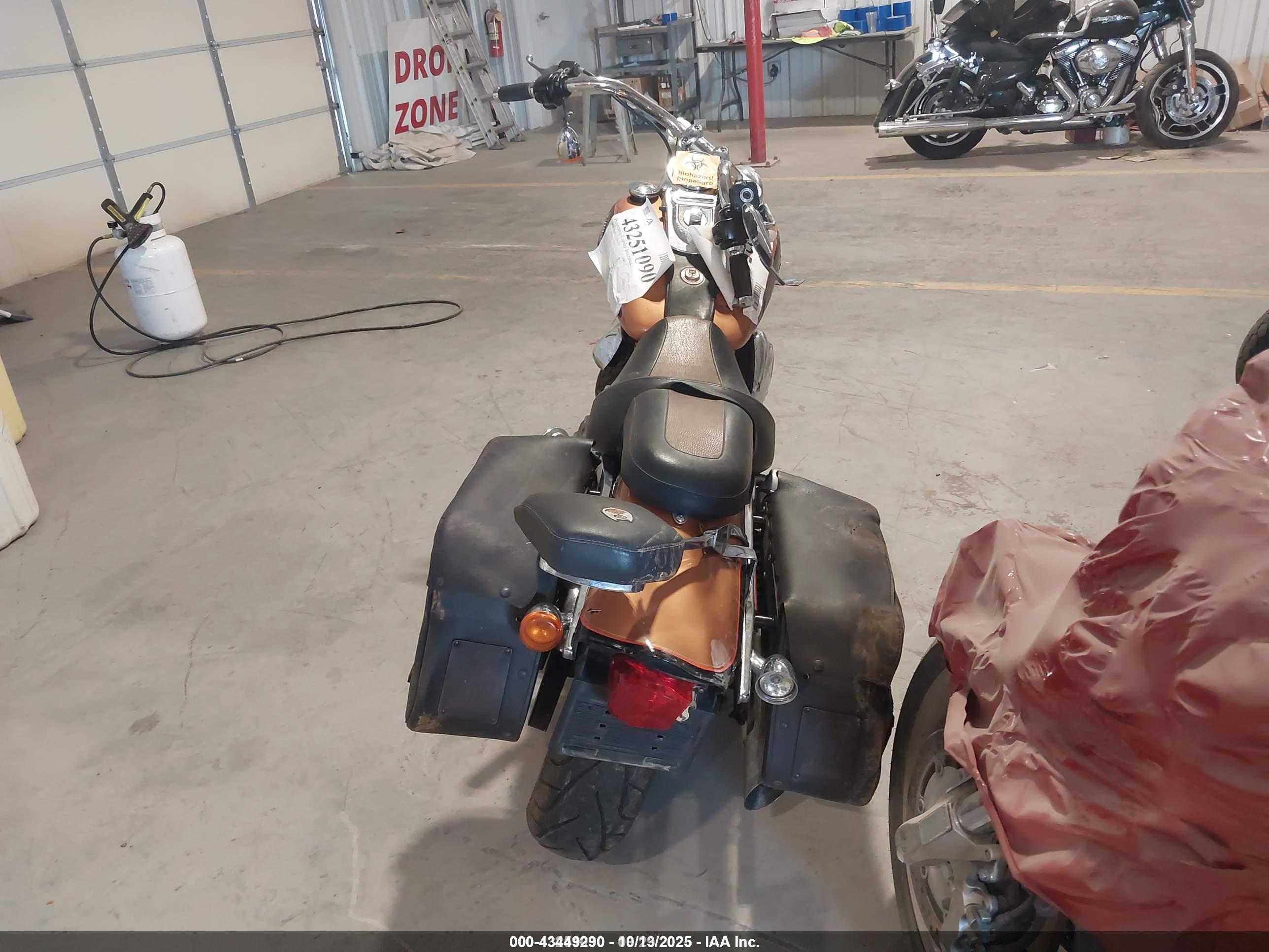 HARLEY-DAVIDSON FXDWG image 6