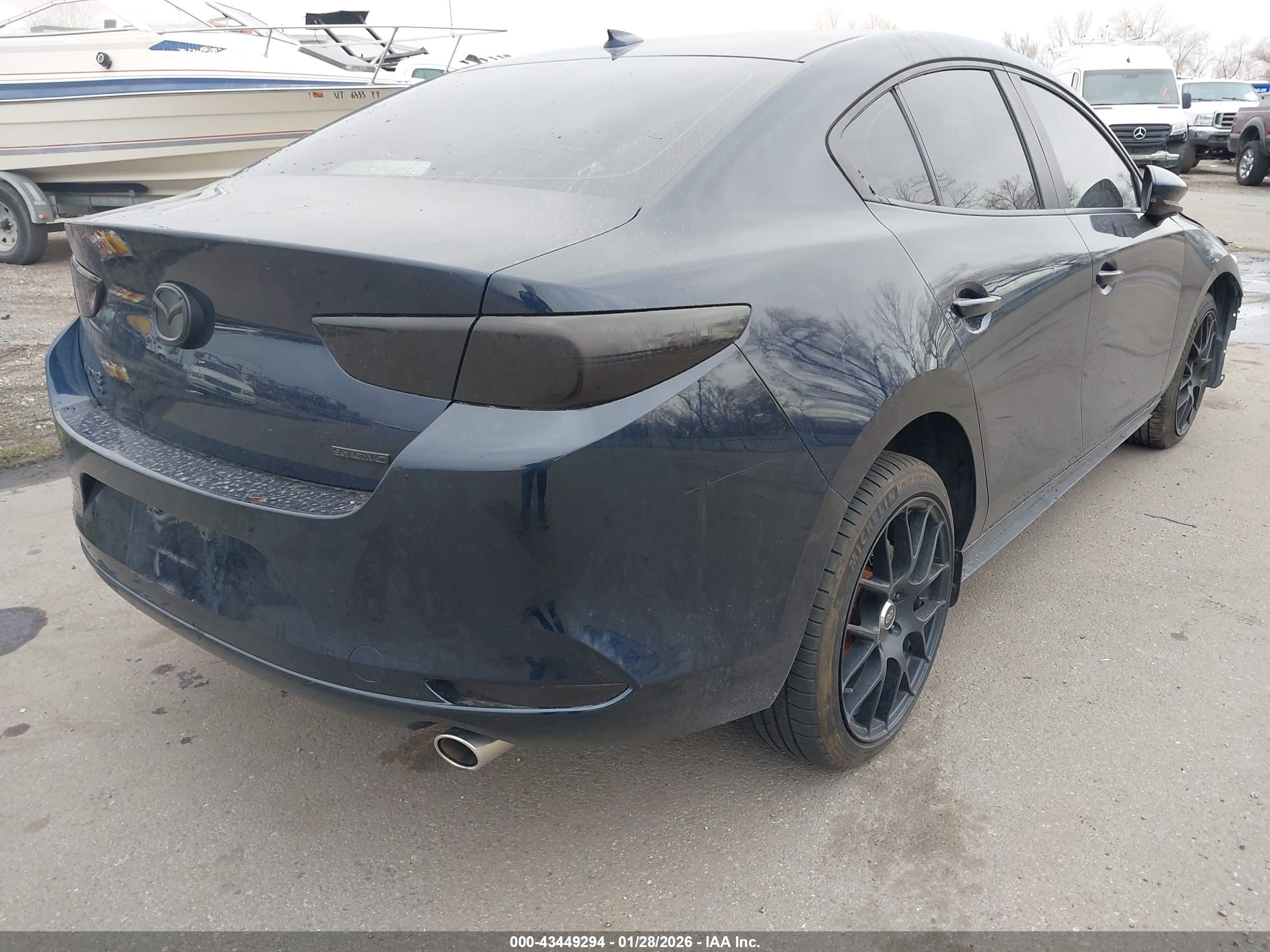 MAZDA MAZDA3 image 4