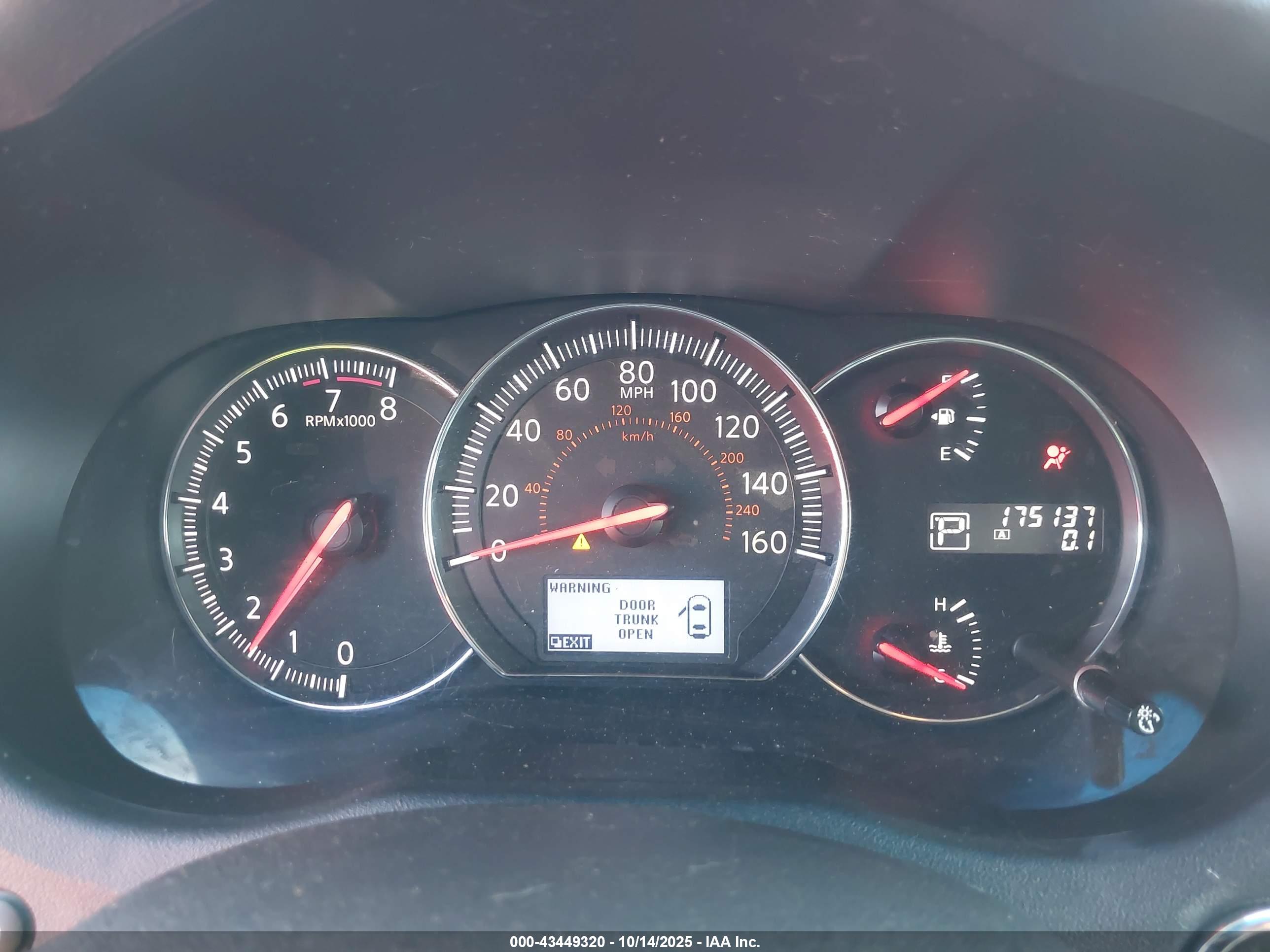 NISSAN MAXIMA image 7