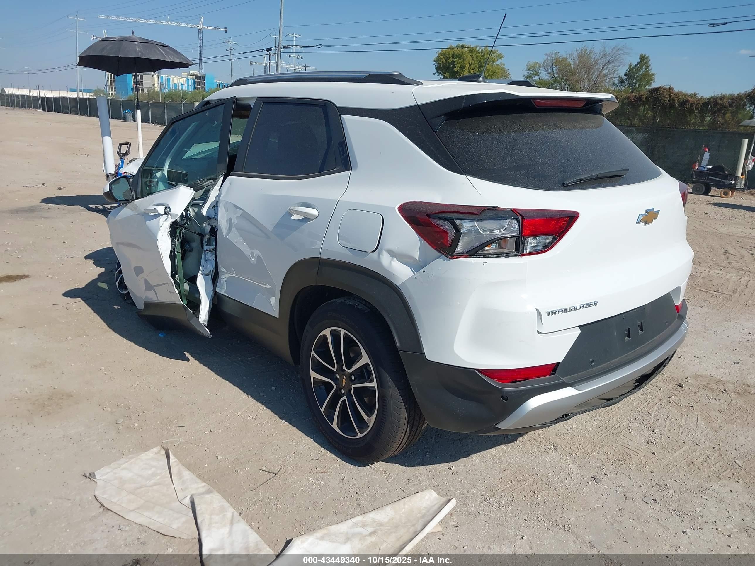 CHEVROLET TRAILBLAZER image 3