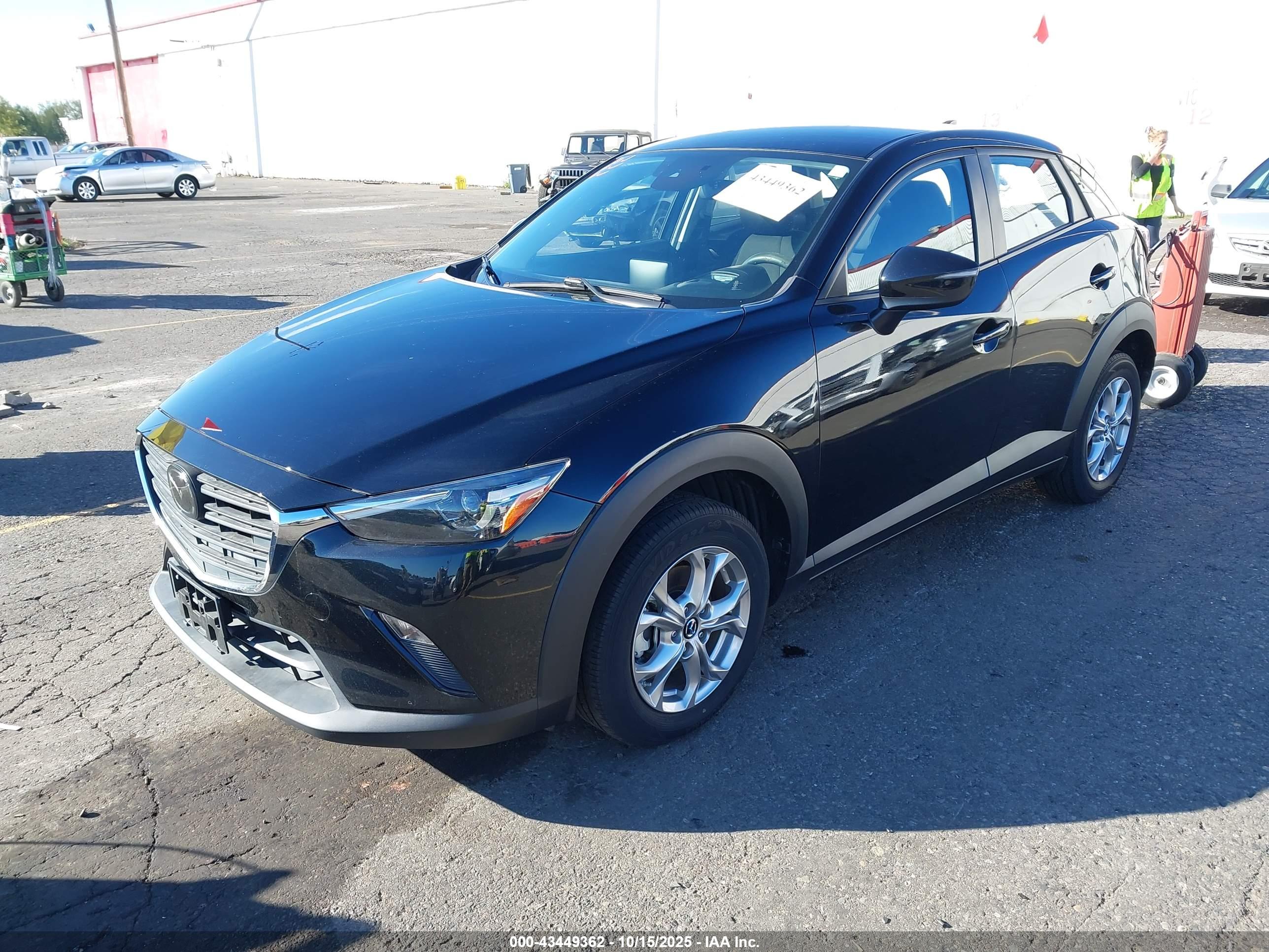 MAZDA CX-3 image 2