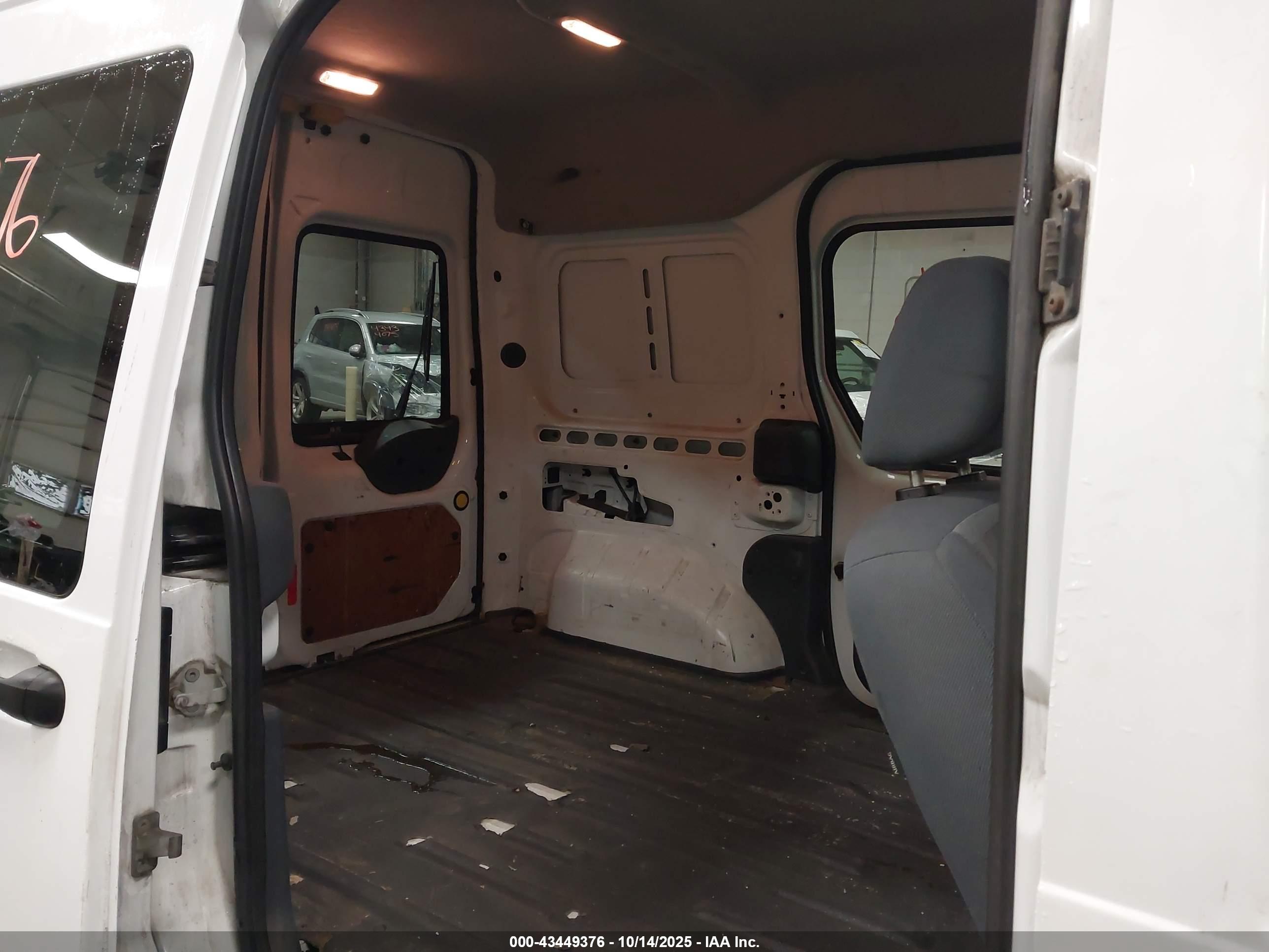 FORD TRANSIT image 8