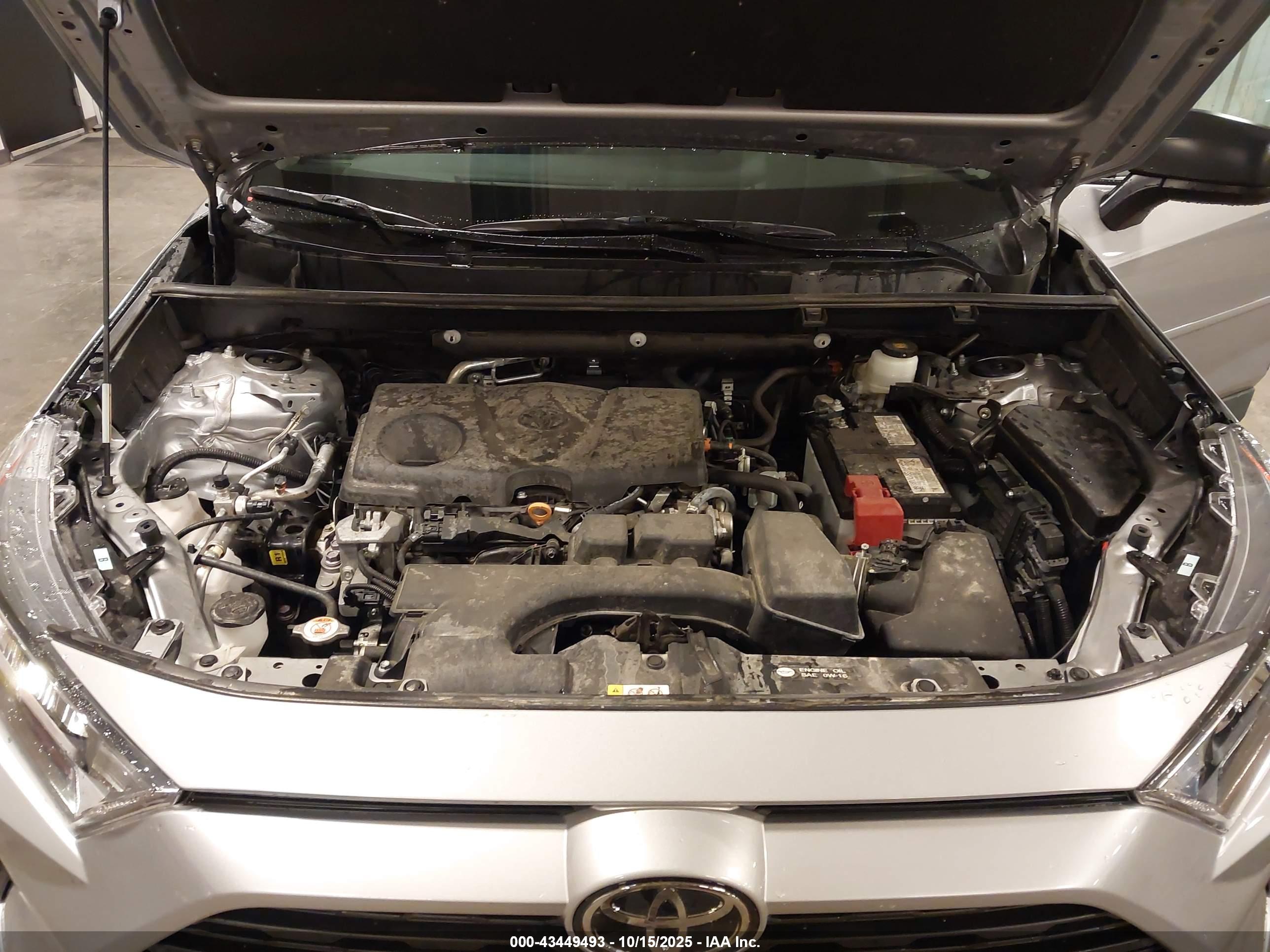 TOYOTA RAV4 image 10