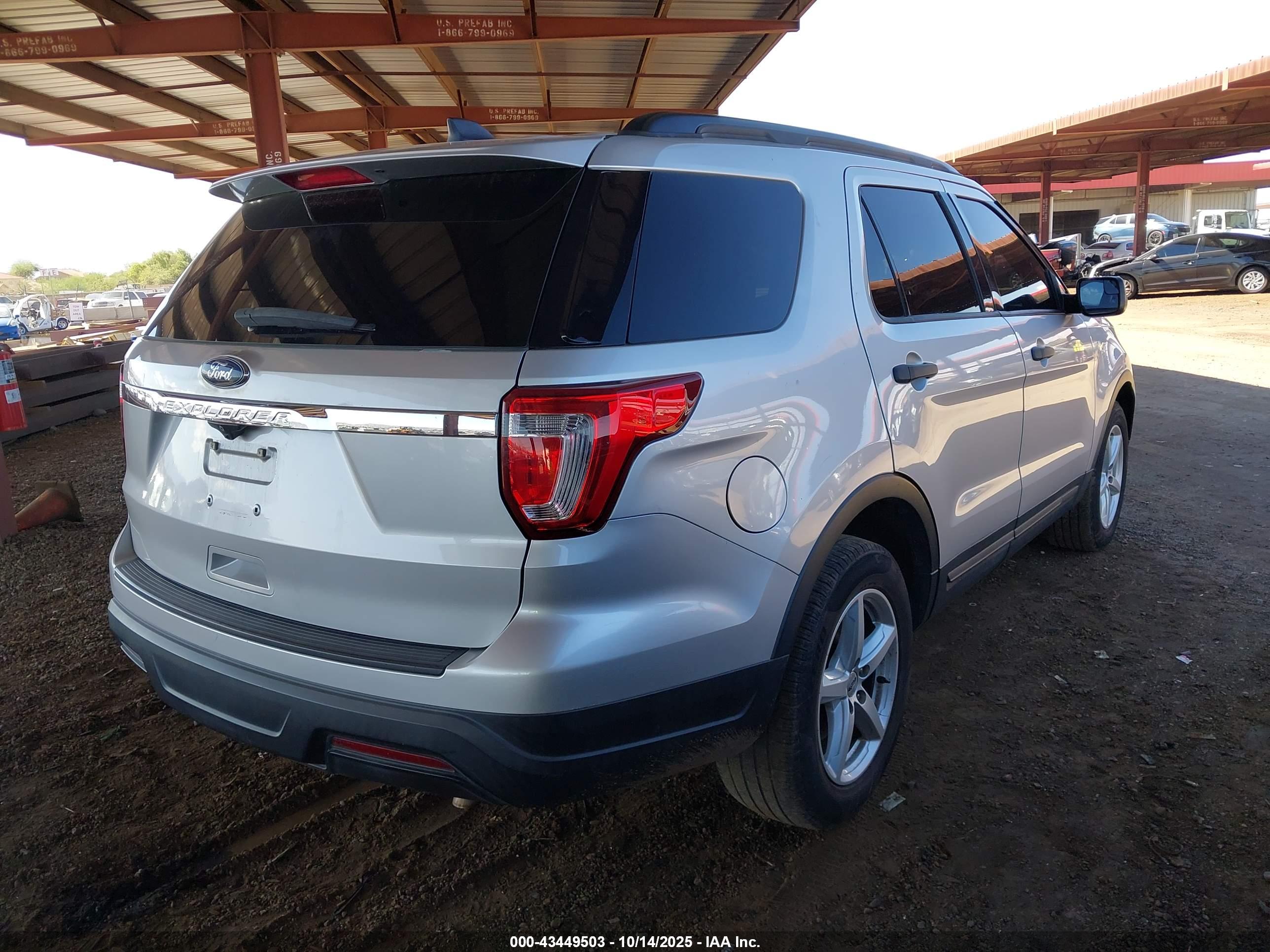 FORD EXPLORER image 4