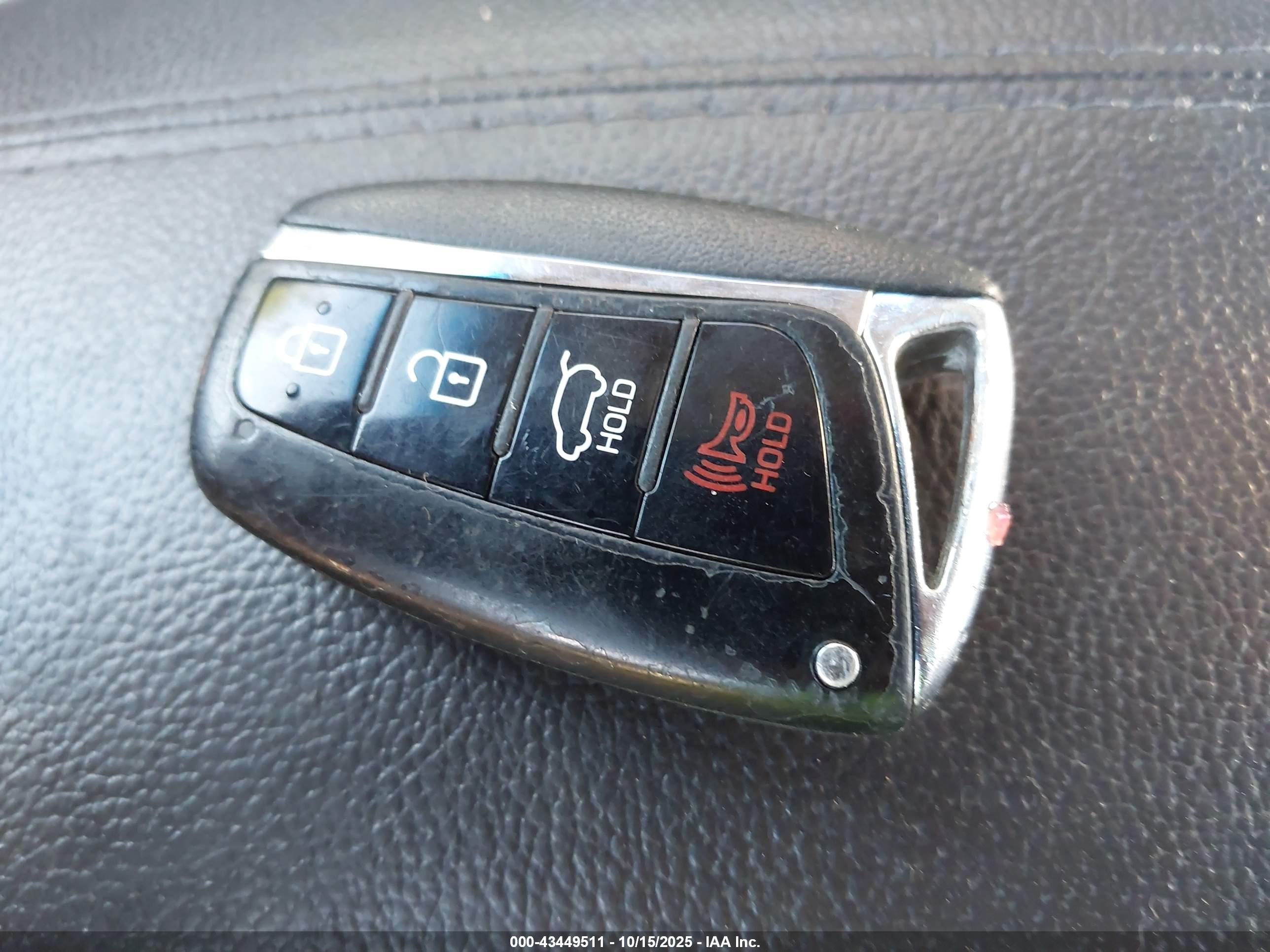 HYUNDAI SANTA image 11