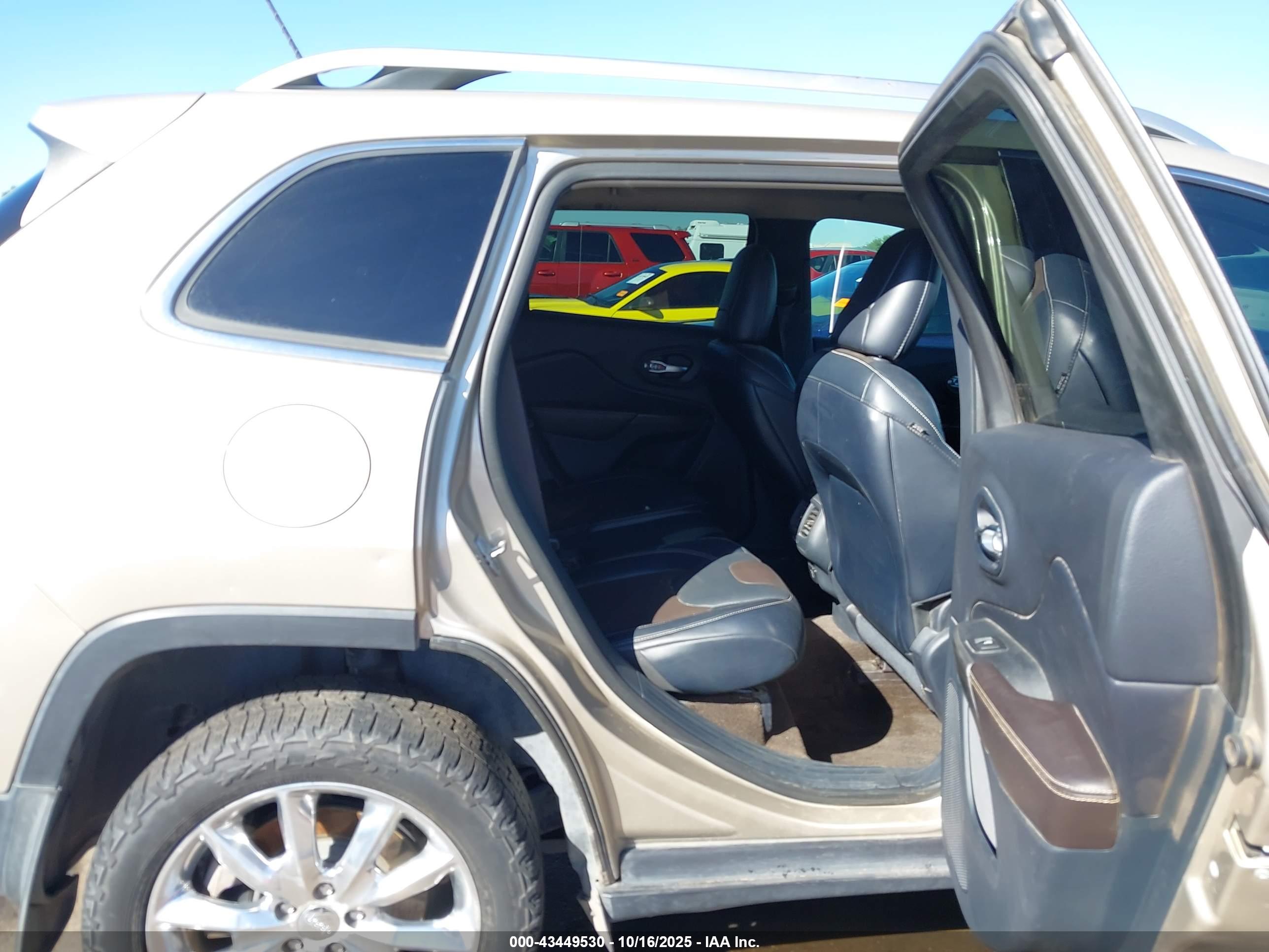 JEEP CHEROKEE image 8