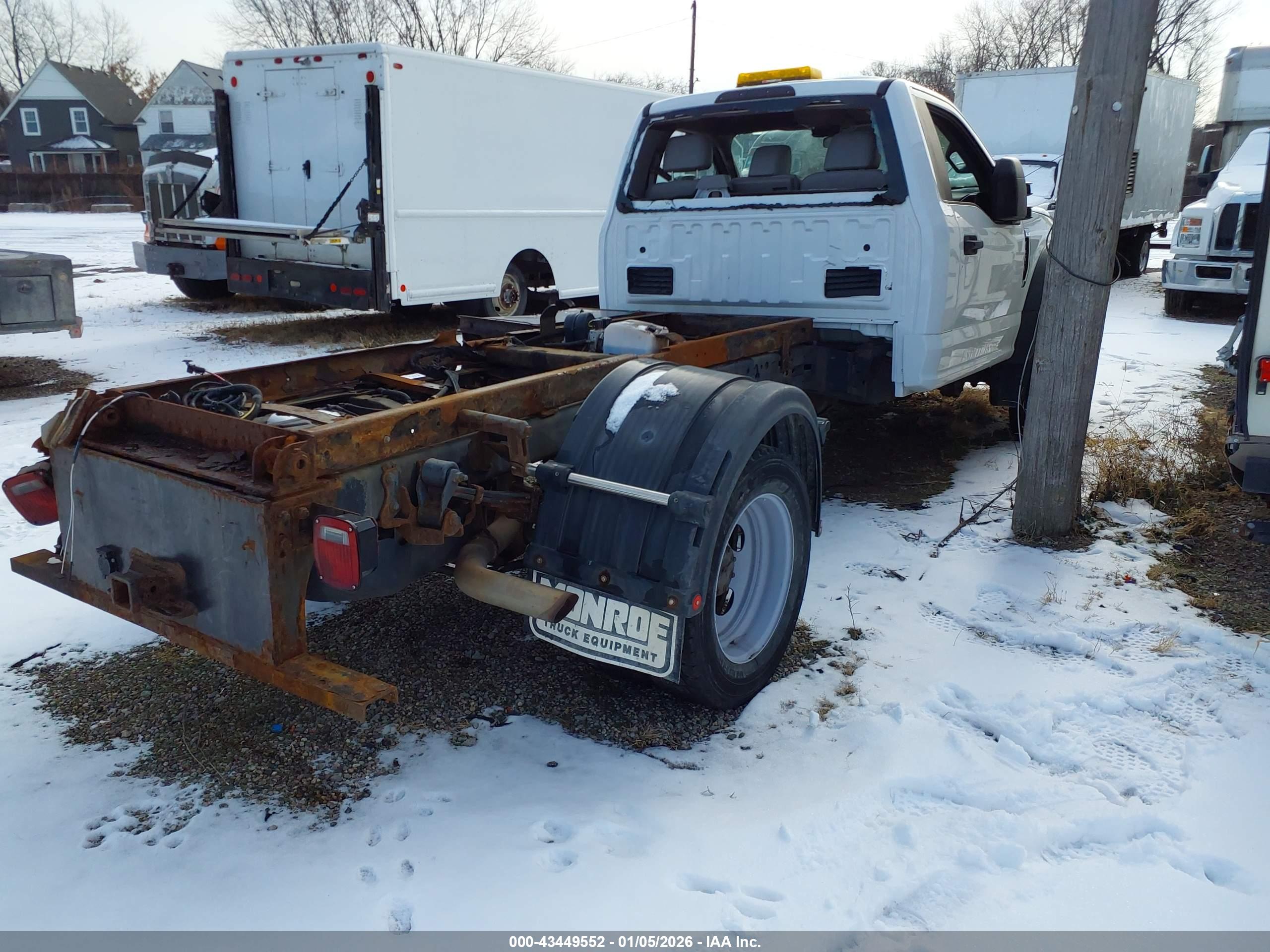 FORD SUPER image 4